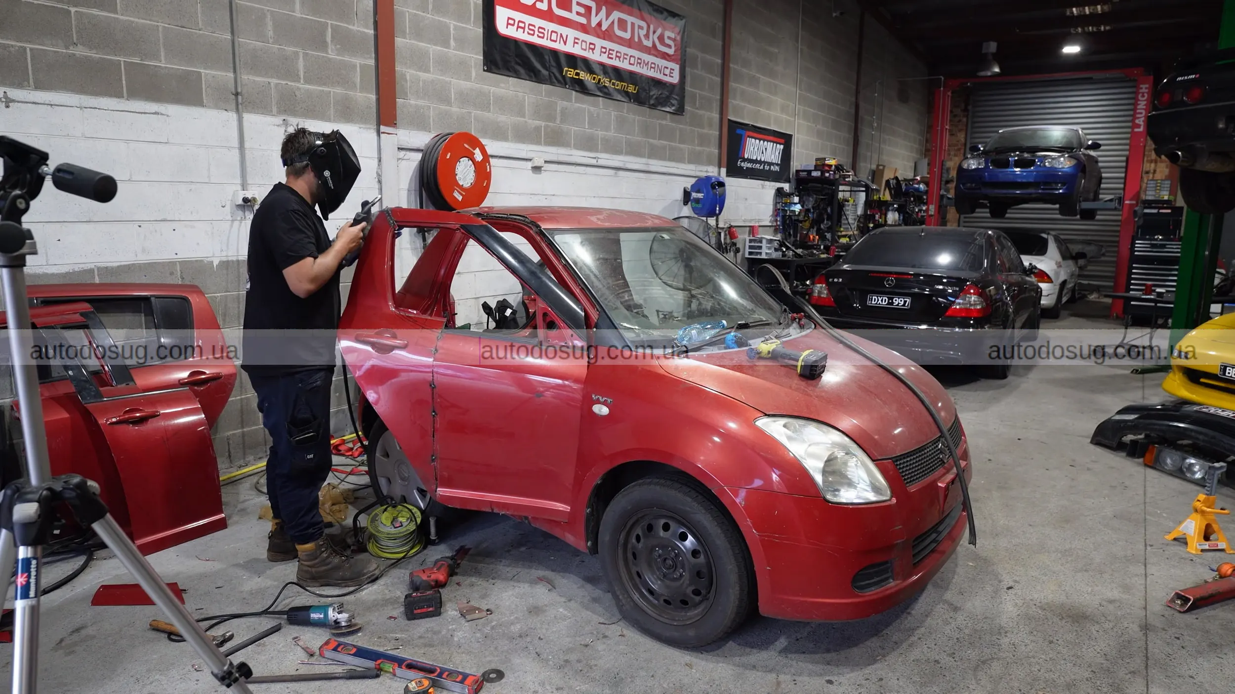 Suzuki перетворюється у абсурдний “Cozy Coupe” для дорослих на базі Swift