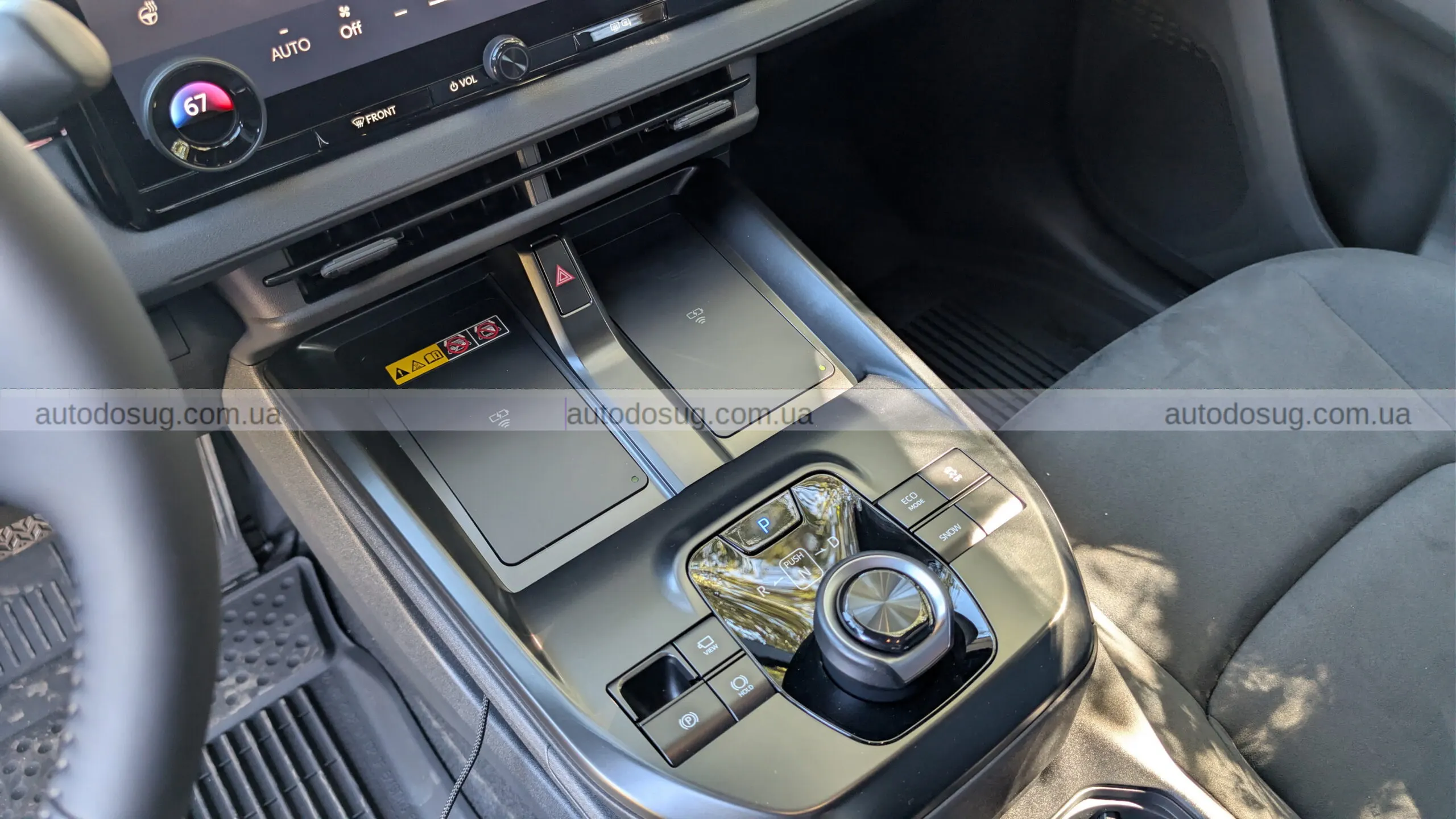 Toyota C-HR EV виходить на дорогу як компактний драйвер наступного покоління