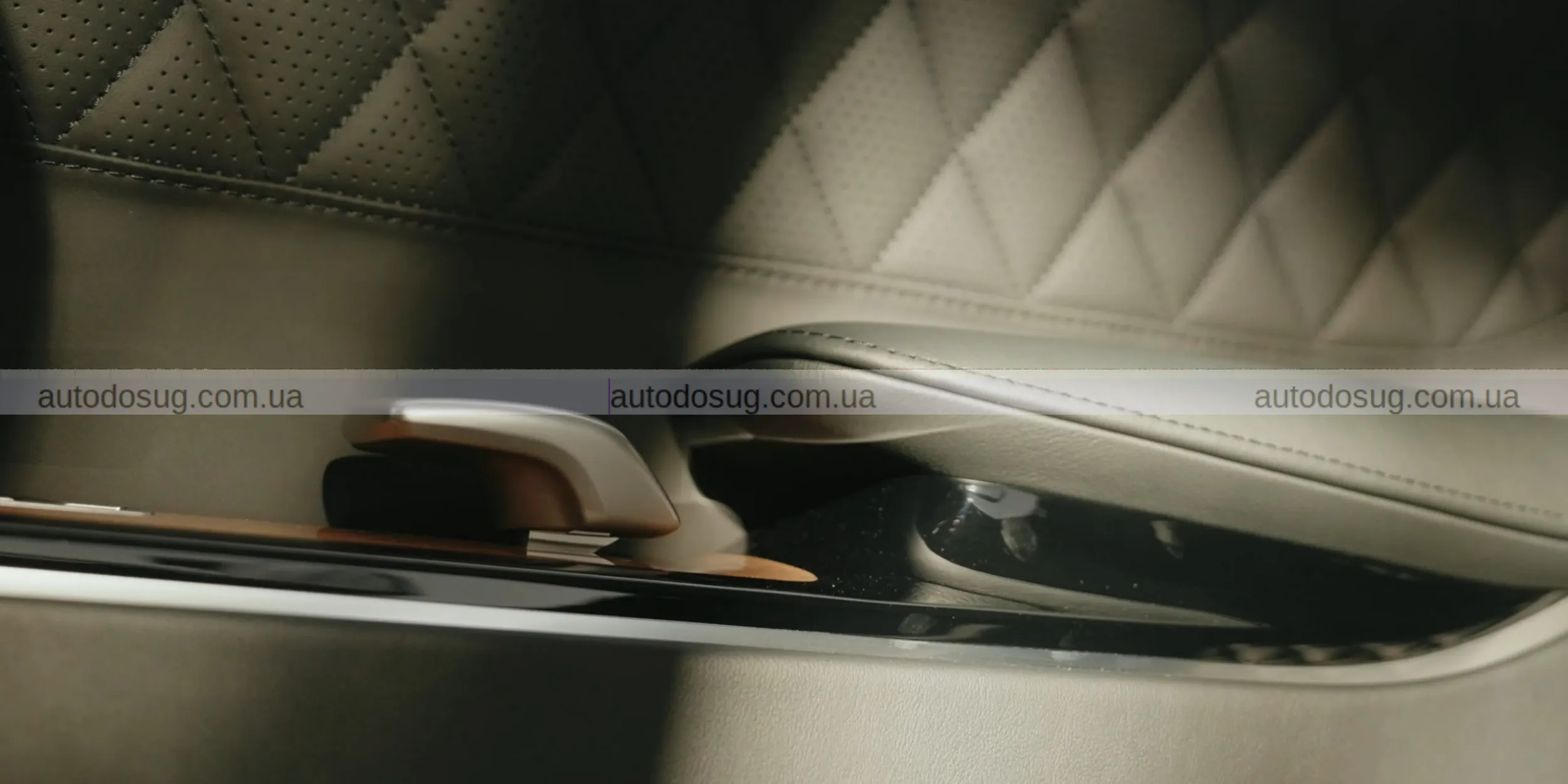 Toyota Century від Tom’s Racing отримав новий спорт-стиль