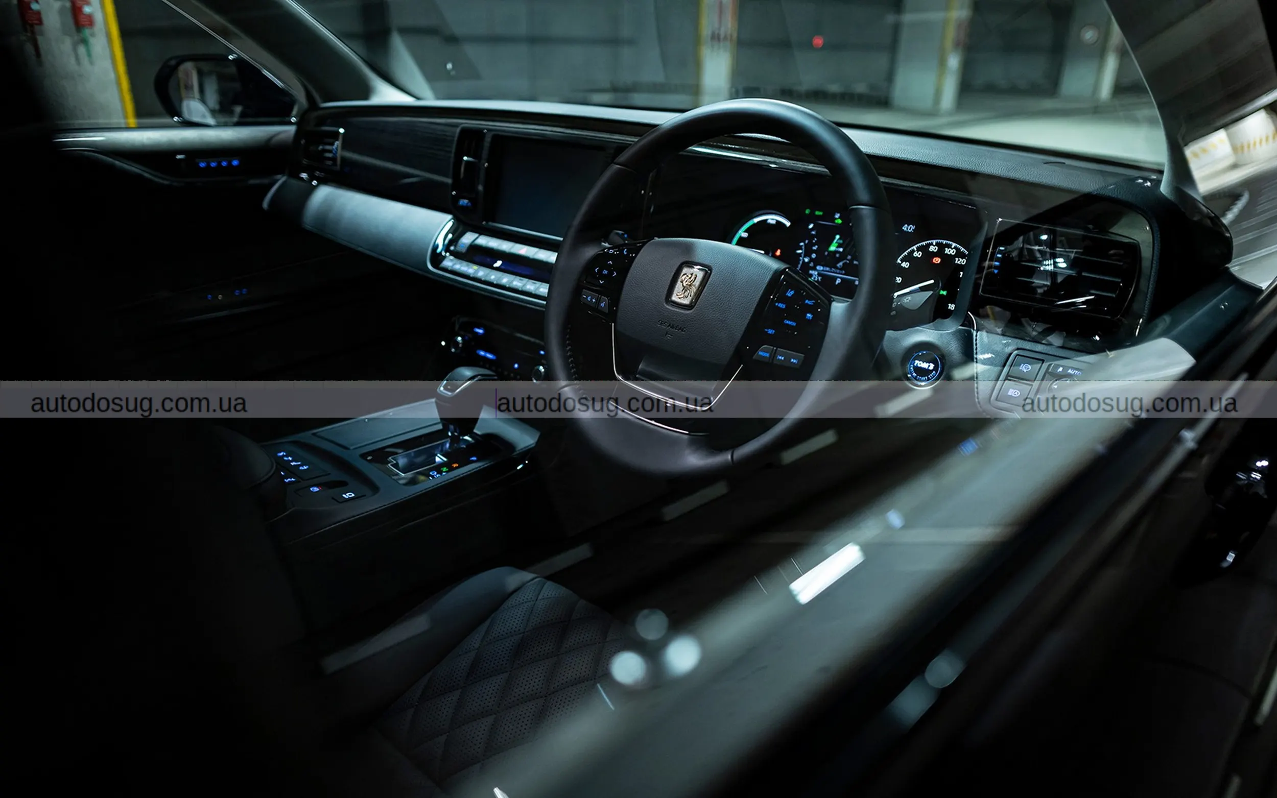 Toyota Century від Tom’s Racing отримав новий спорт-стиль