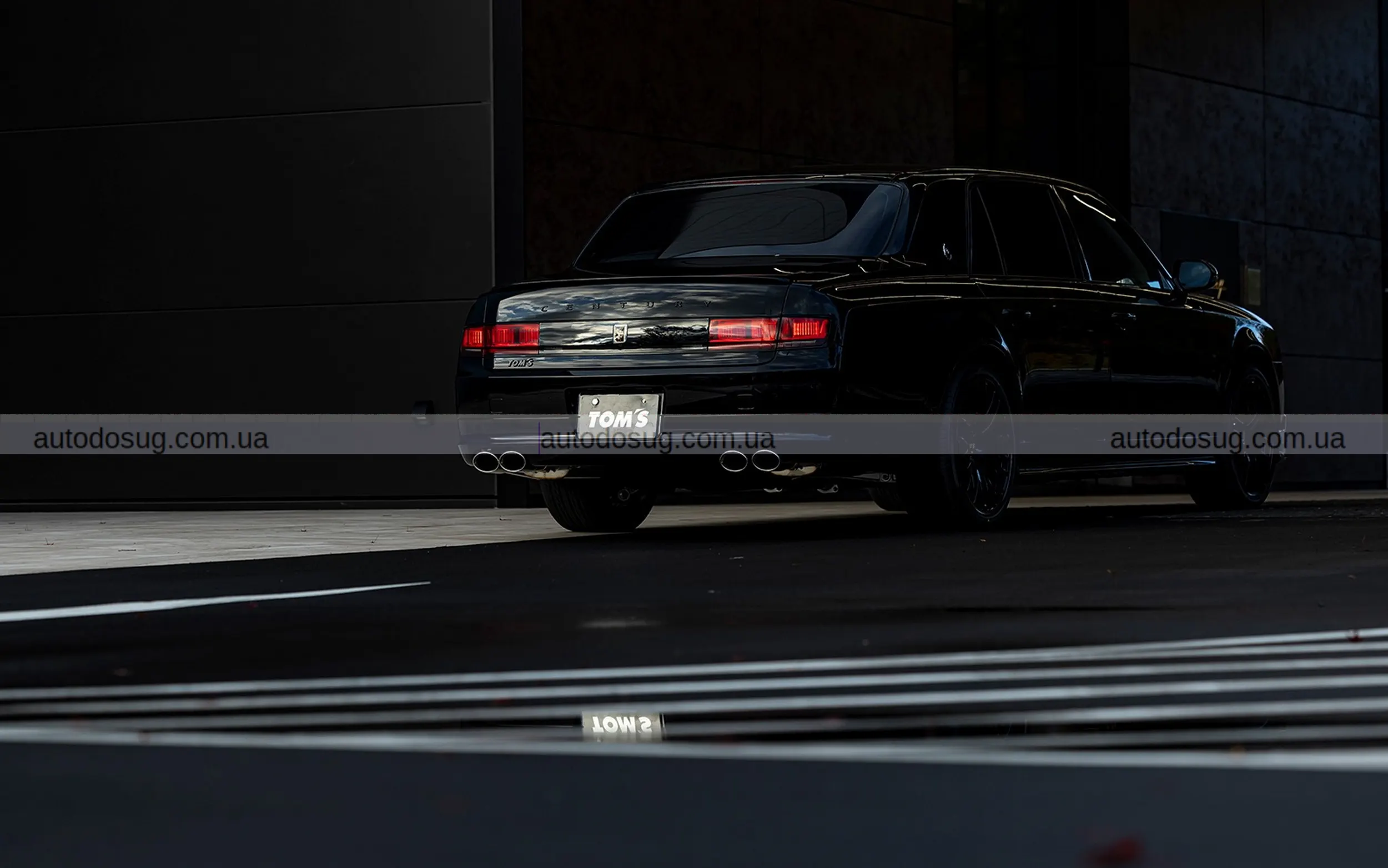 Toyota Century від Tom’s Racing отримав новий спорт-стиль