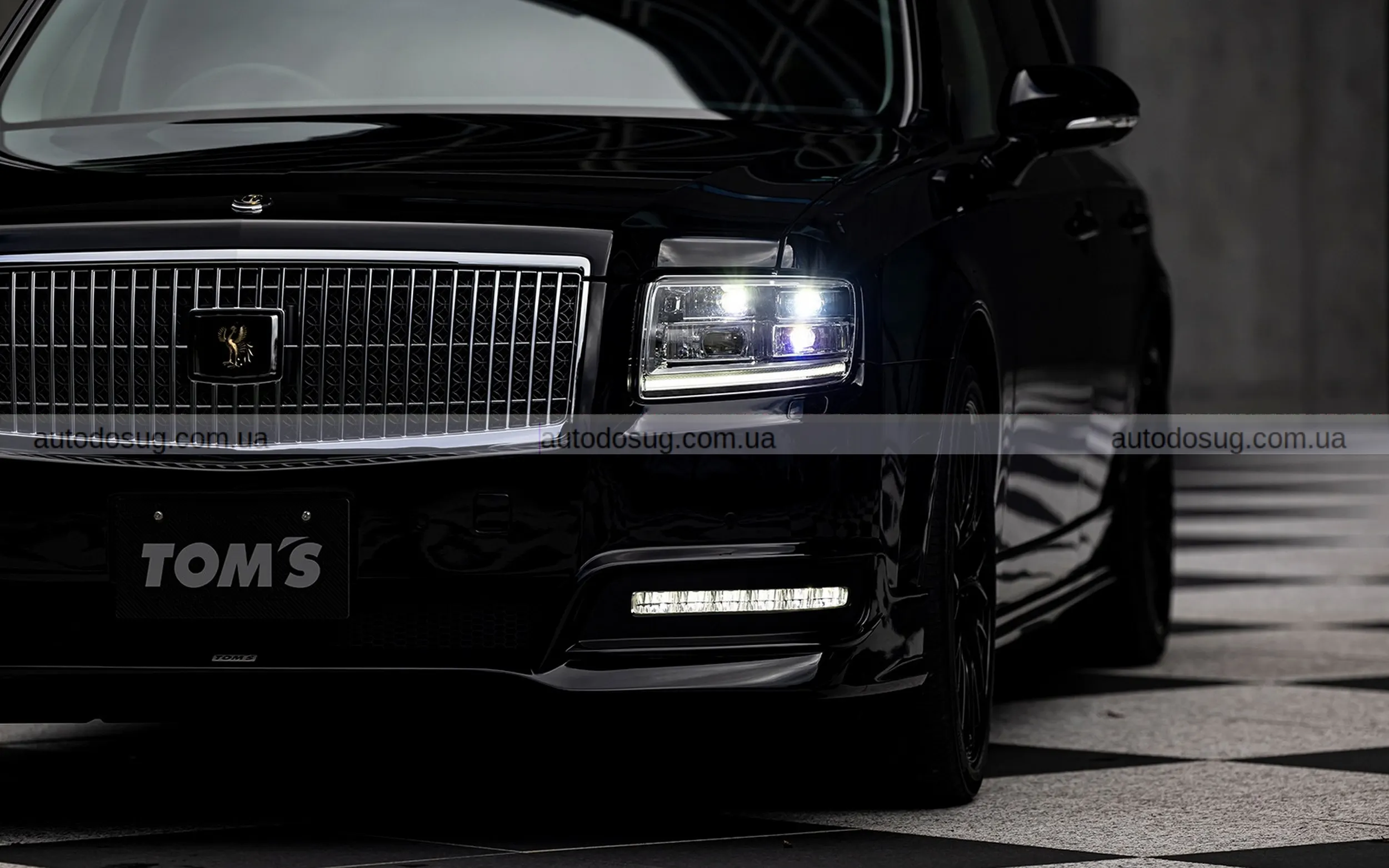 Toyota Century від Tom’s Racing отримав новий спорт-стиль