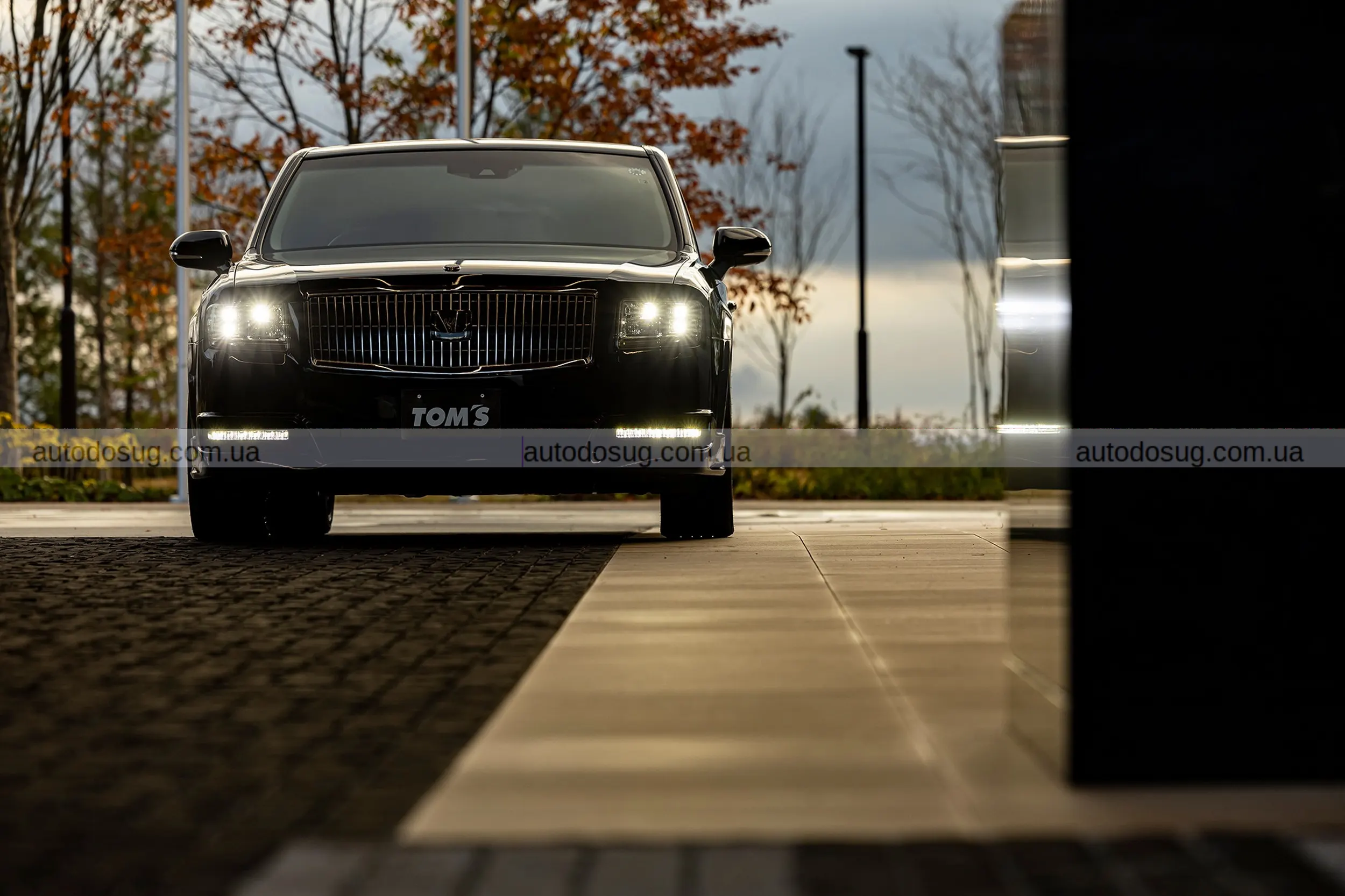 Toyota Century від Tom’s Racing отримав новий спорт-стиль