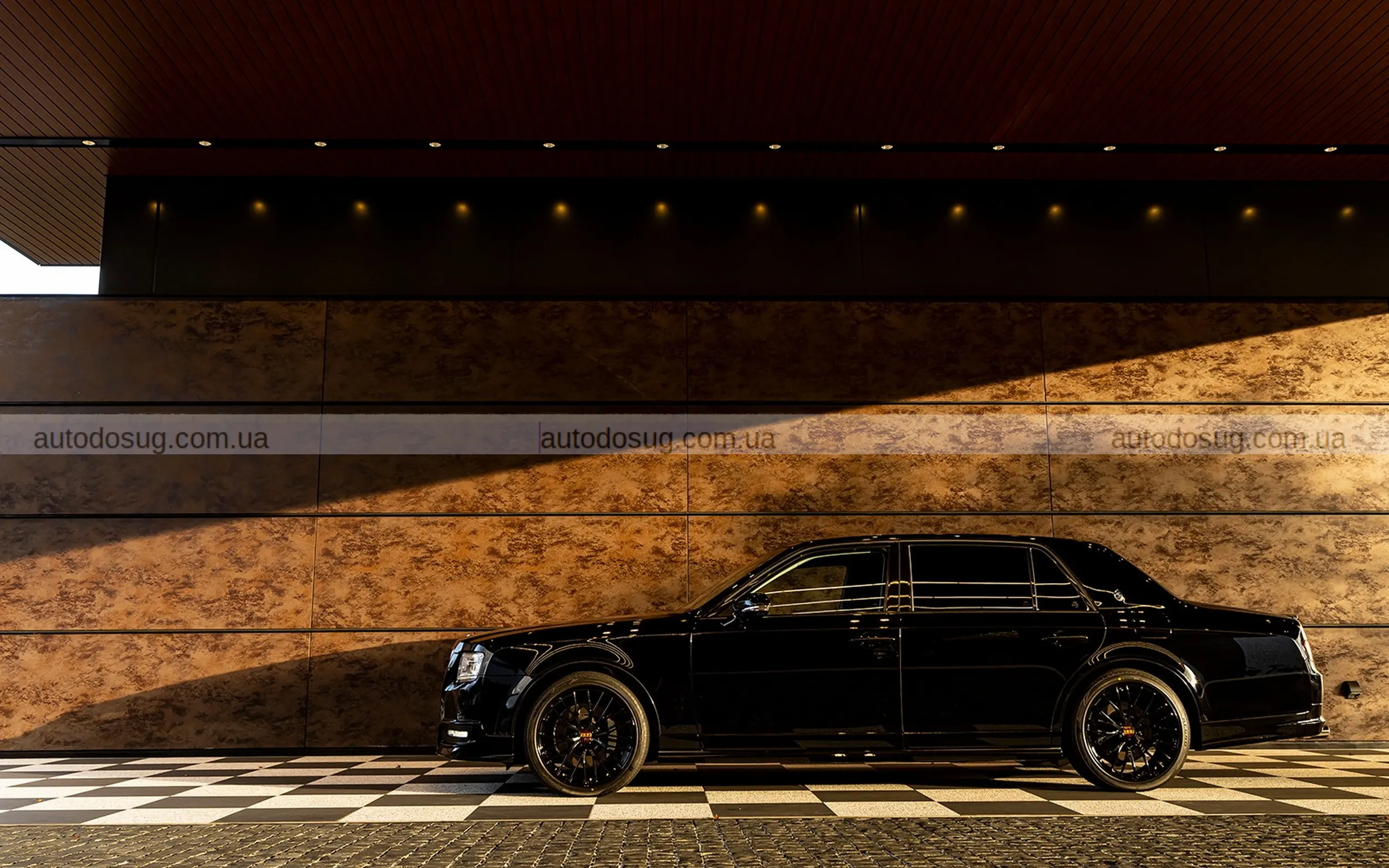 Toyota Century від Tom’s Racing отримав новий спорт-стиль