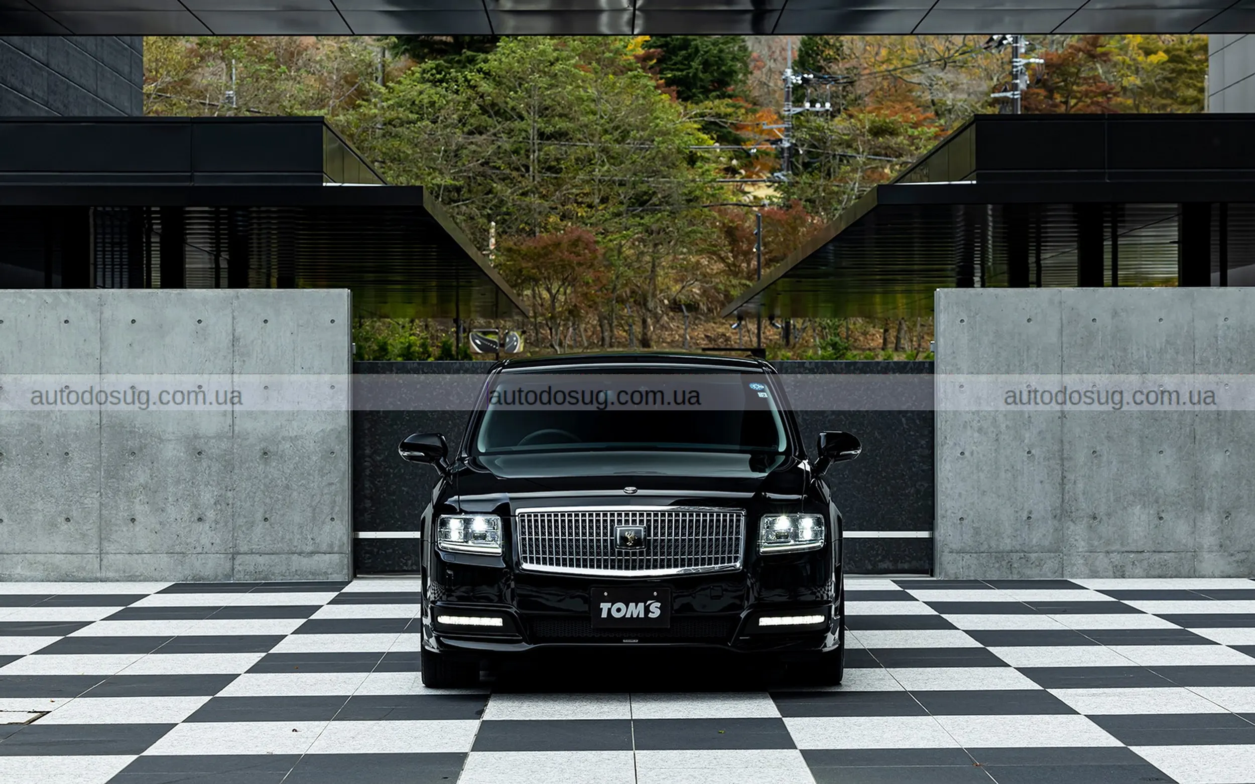 Toyota Century від Tom’s Racing отримав новий спорт-стиль