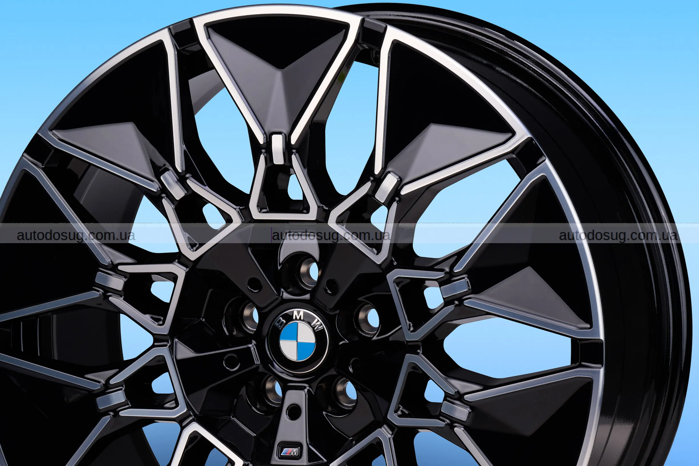 BMW готує електричний i3 і змінює уявлення про легендарну 3 Series