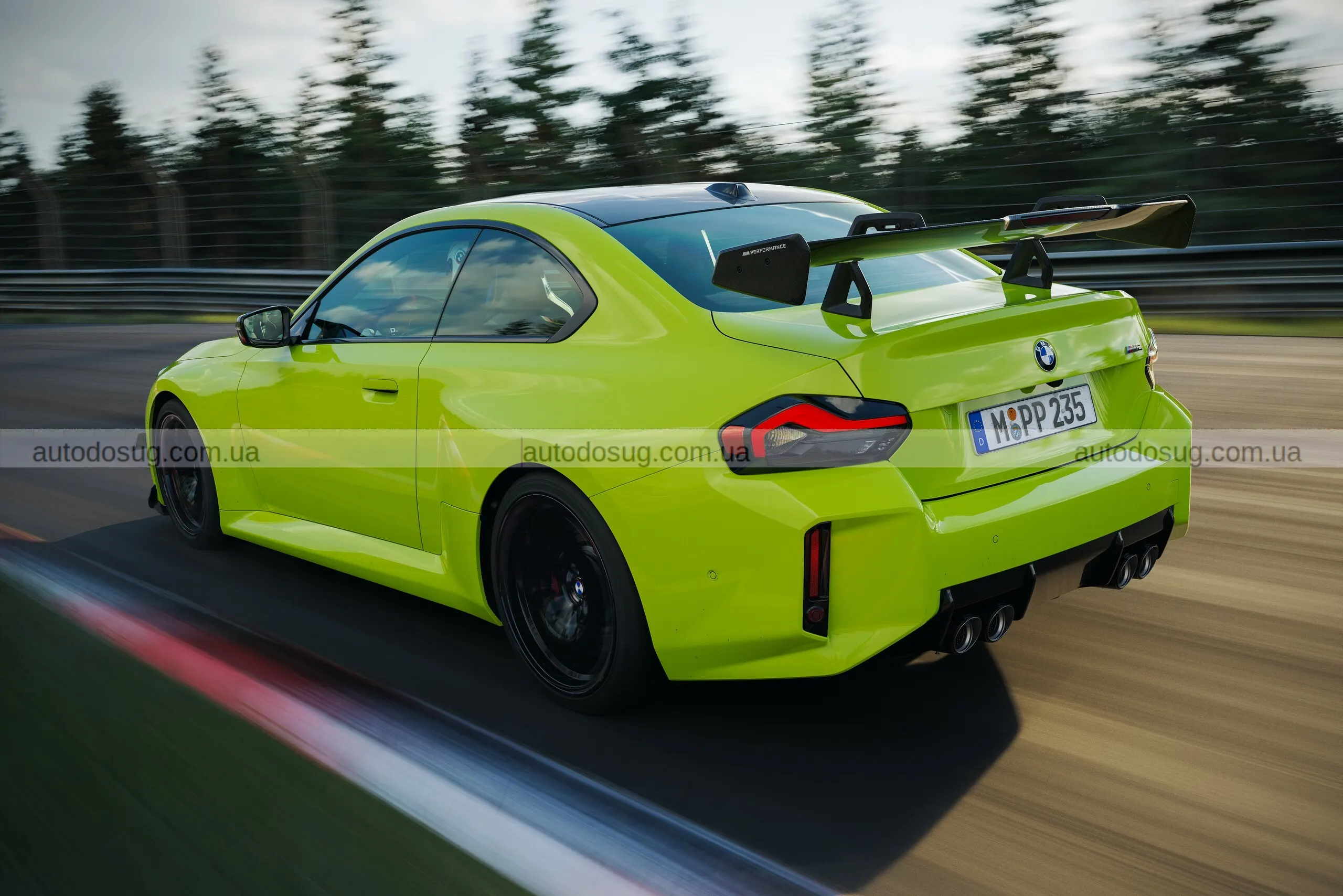 BMW створює ідеальний M2 для трек-днів і робить компактне купе ще агресивнішим