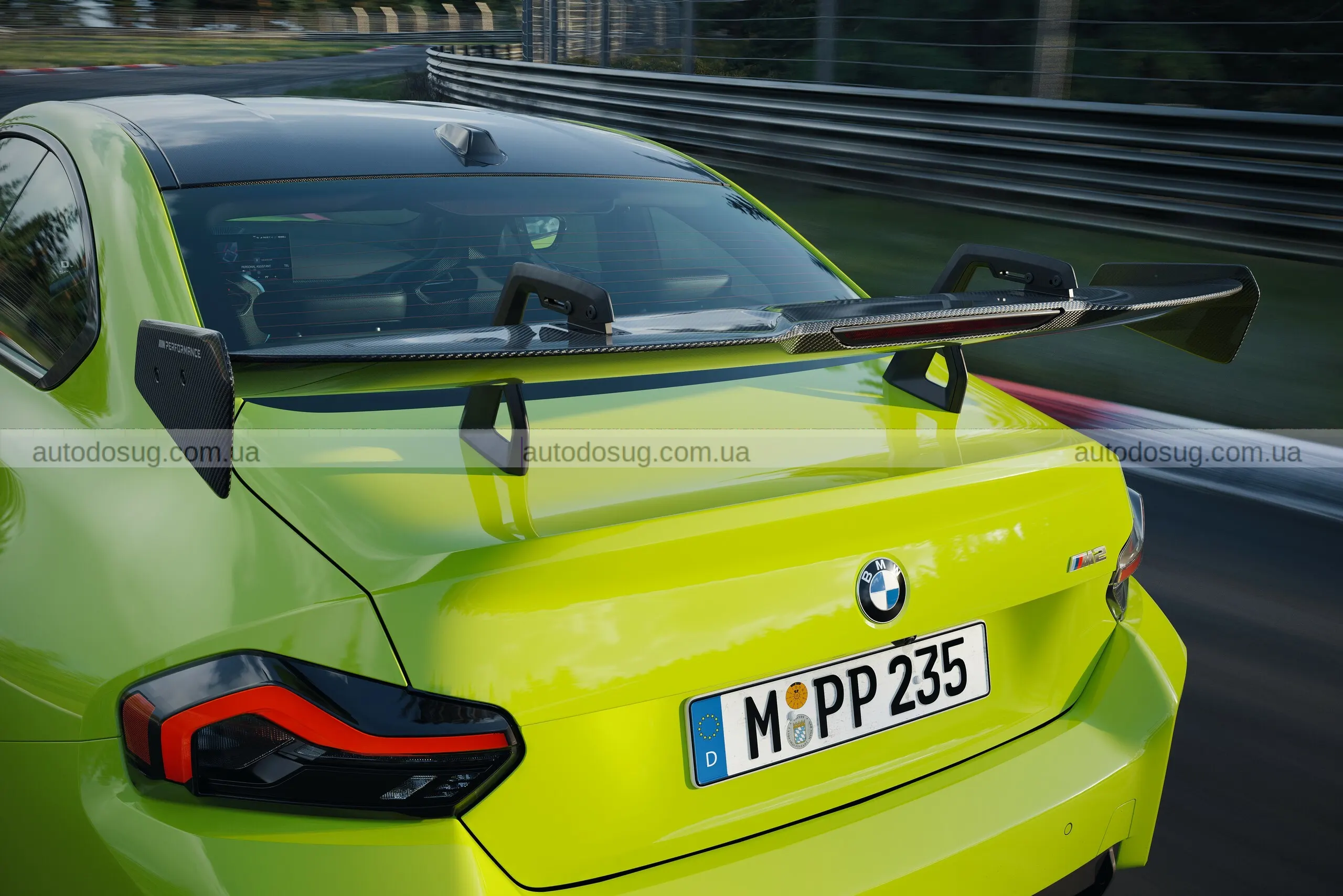 BMW створює ідеальний M2 для трек-днів і робить компактне купе ще агресивнішим