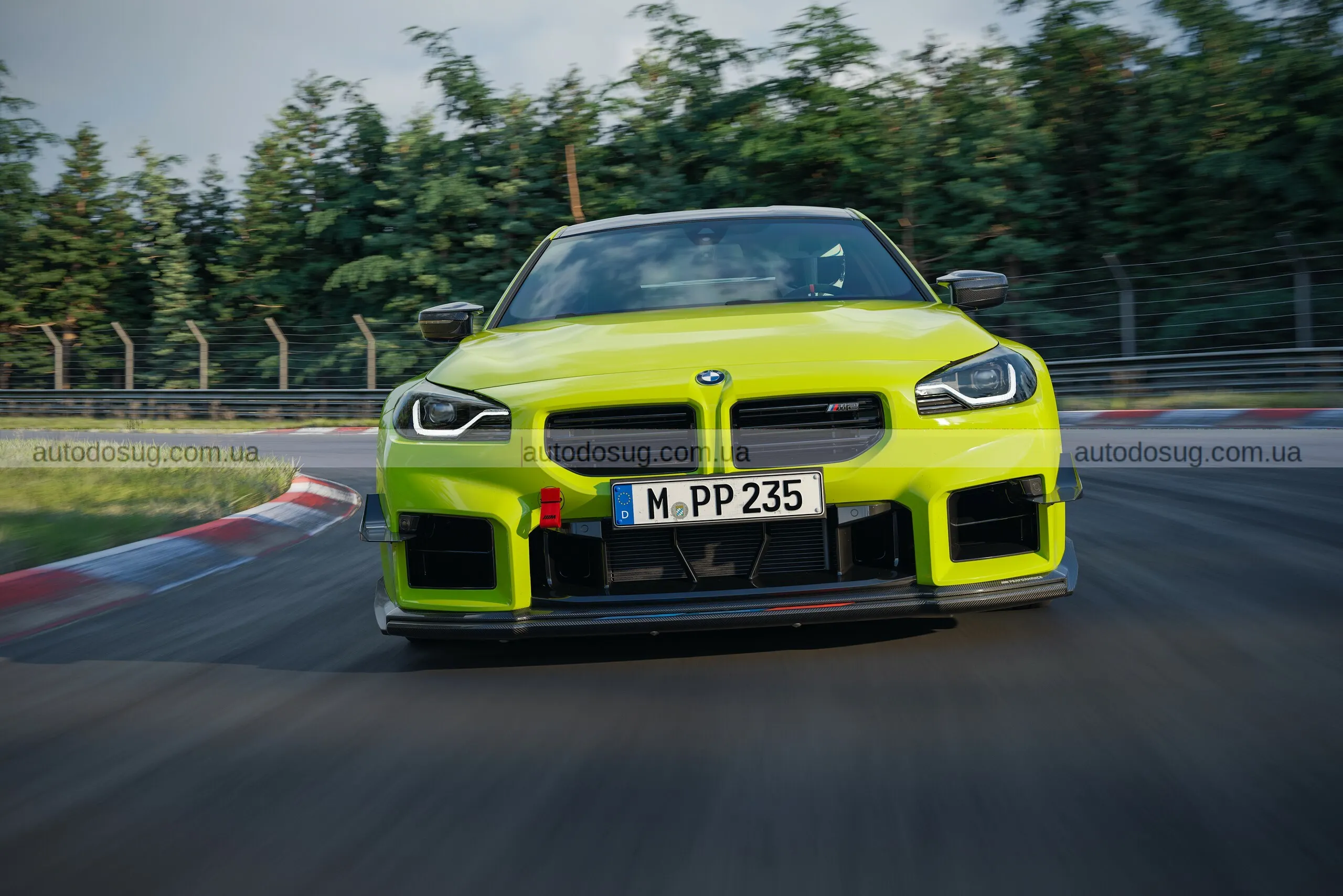 BMW створює ідеальний M2 для трек-днів і робить компактне купе ще агресивнішим