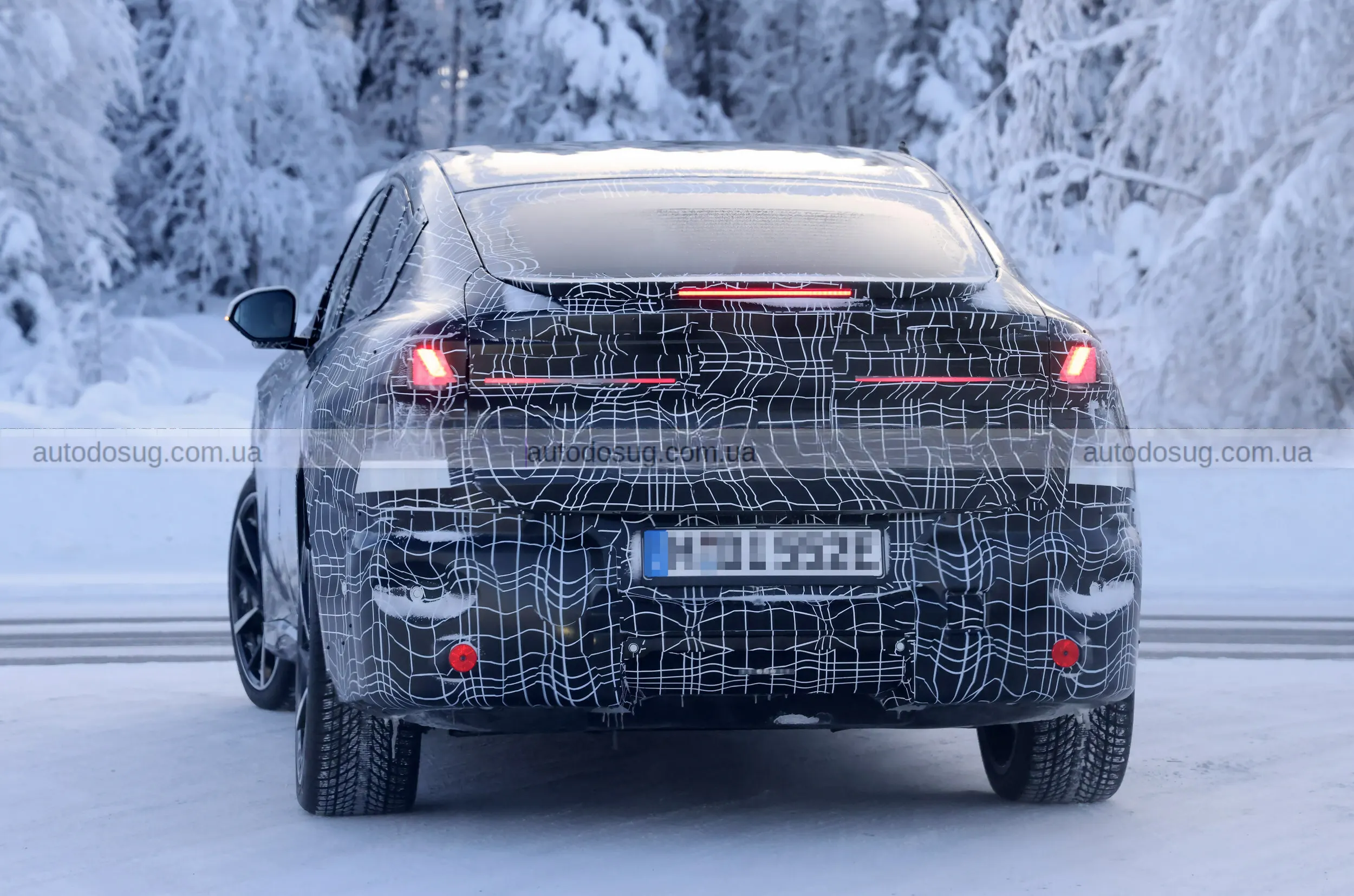 BMW створює спортивний електричний iX4 і виходить у бій із Tesla та іншими SUV-електрокарами