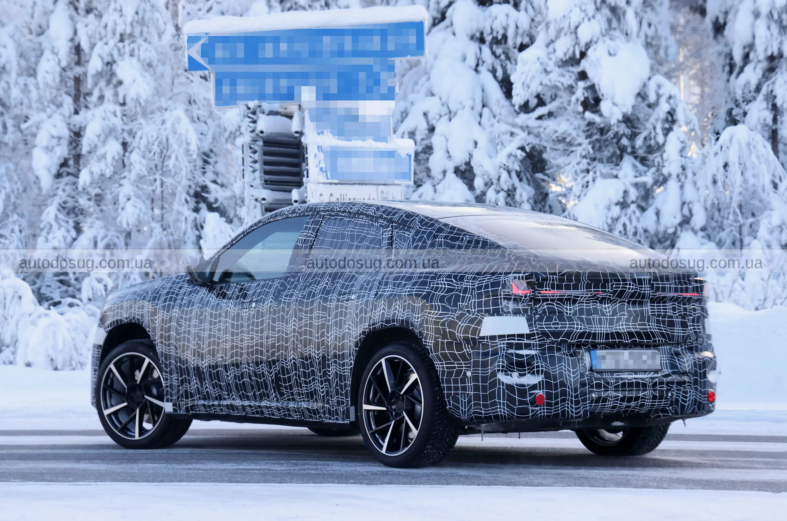 BMW створює спортивний електричний iX4 і виходить у бій із Tesla та іншими SUV-електрокарами