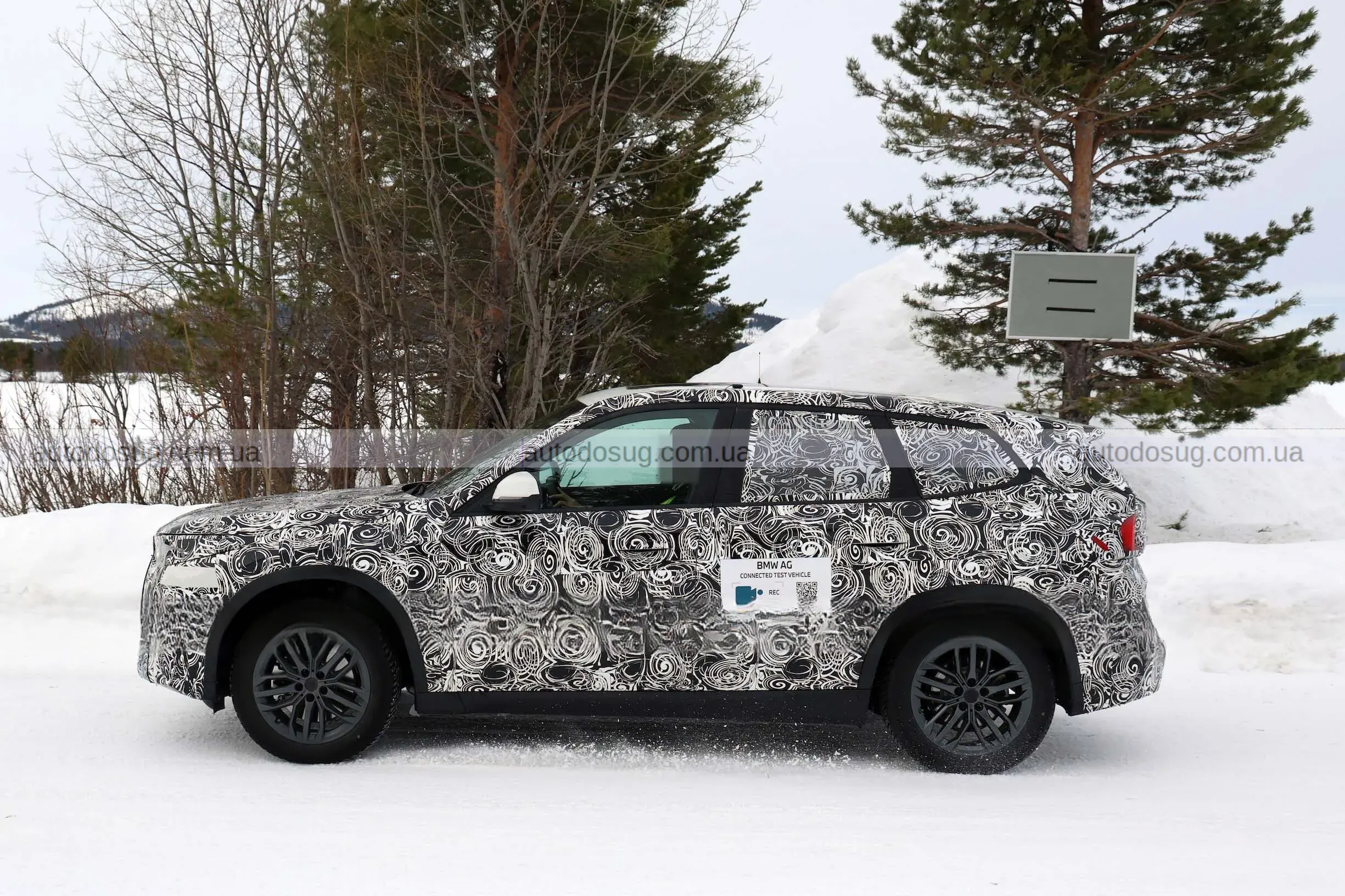 BMW X1 різко змінюється і приміряє стиль Neue Klasse