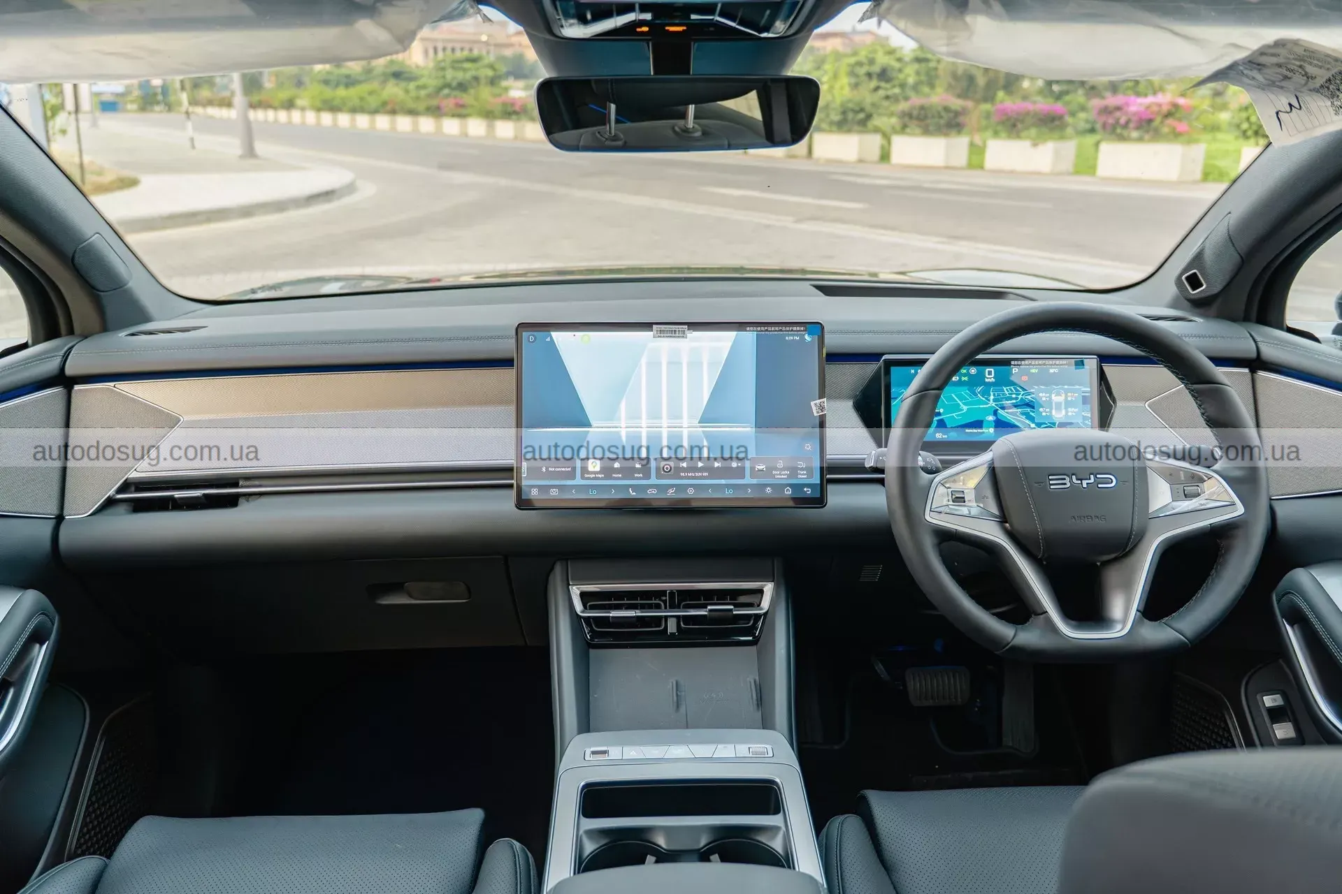 BYD Sealion 8 виходить на сцену і дивує поєднанням потужності та економії