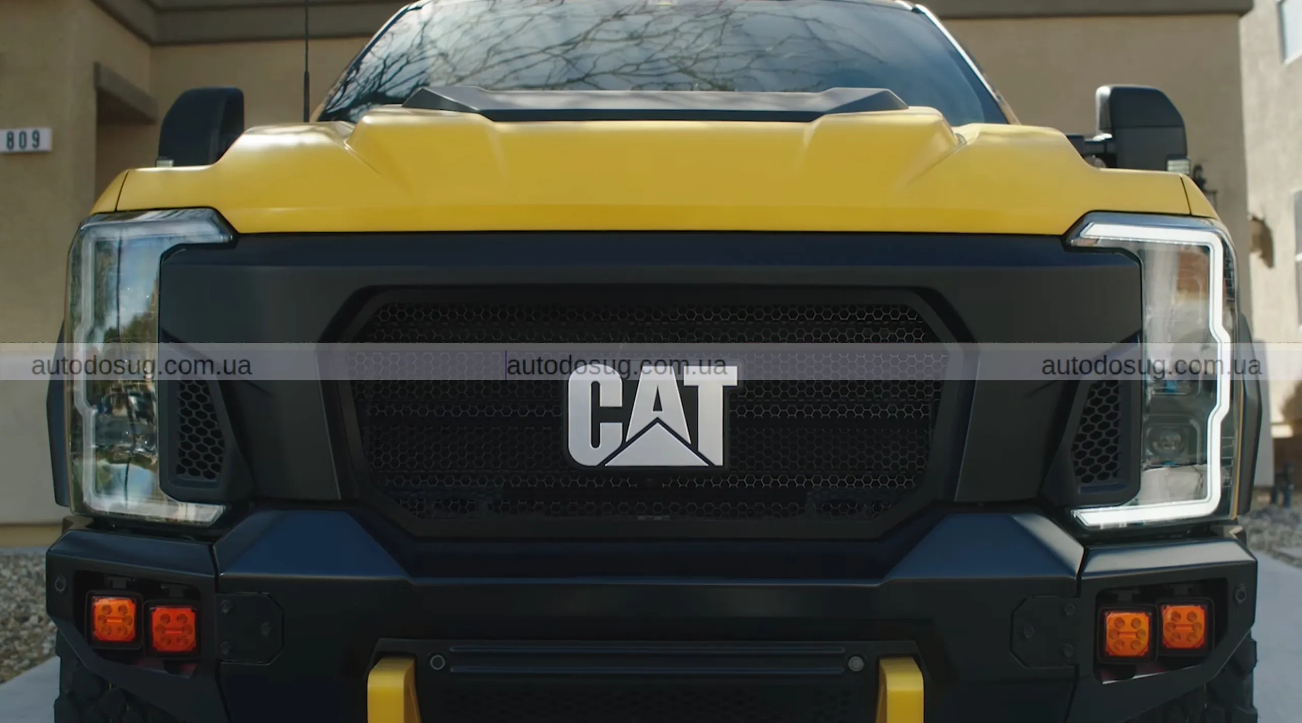 Caterpillar показав власний пікап і здивував навіть фанатів важкої техніки