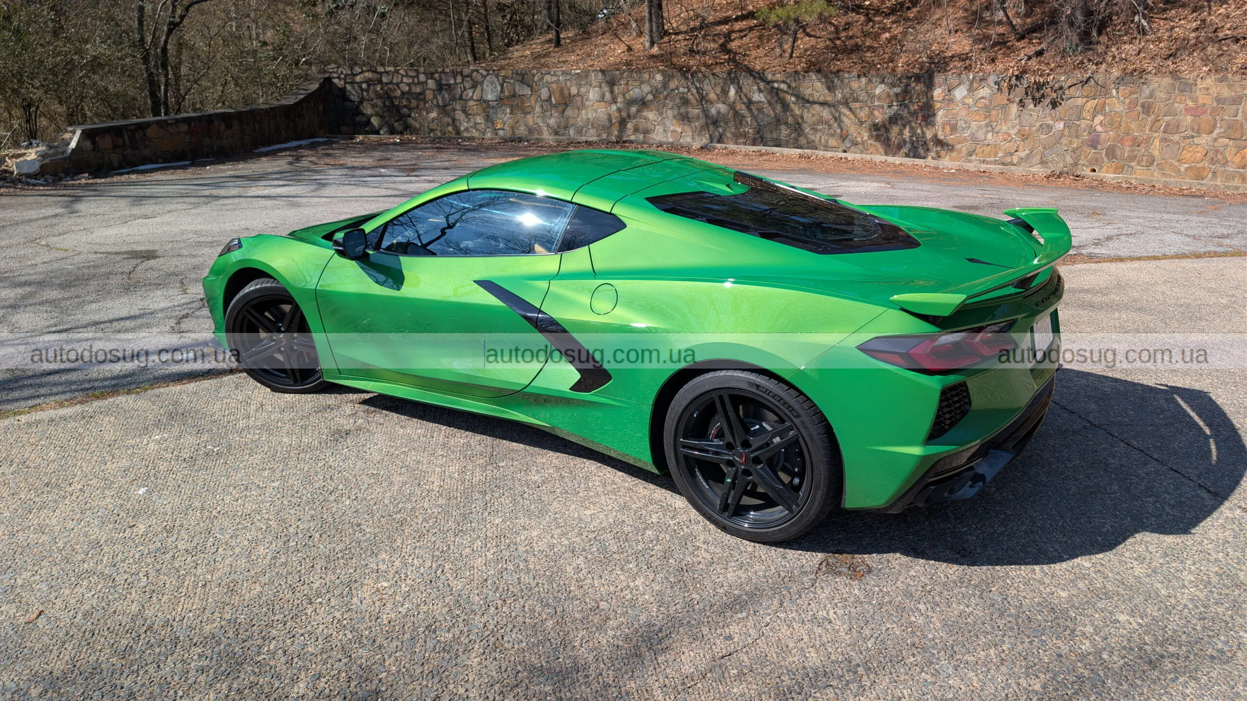 Chevrolet Corvette Stingray Z51 доводить що базовий Corvette може бути справжнім суперкаром