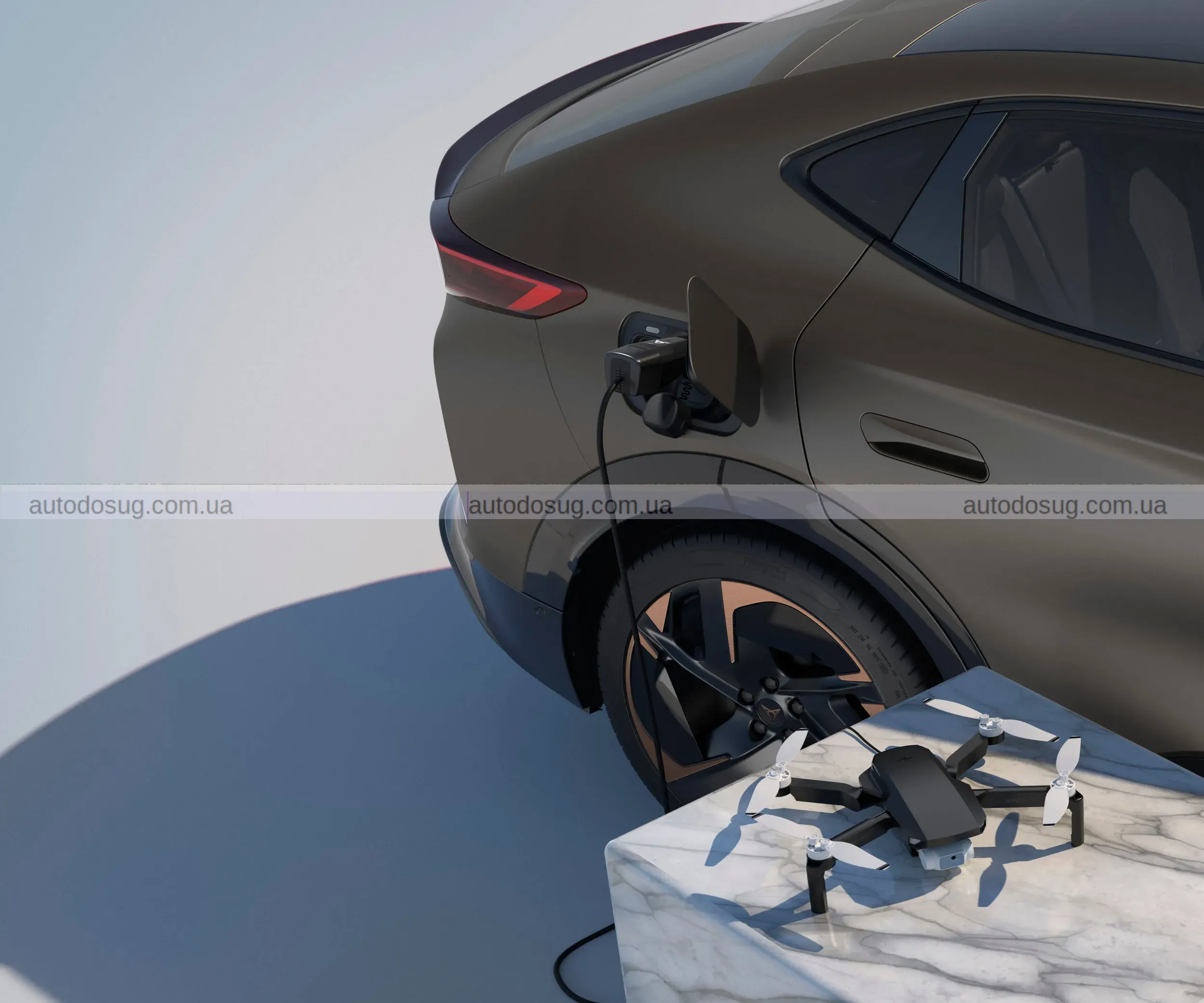 Cupra оновлює Tavascan і робить електрокросовер доступнішим і технологічнішим