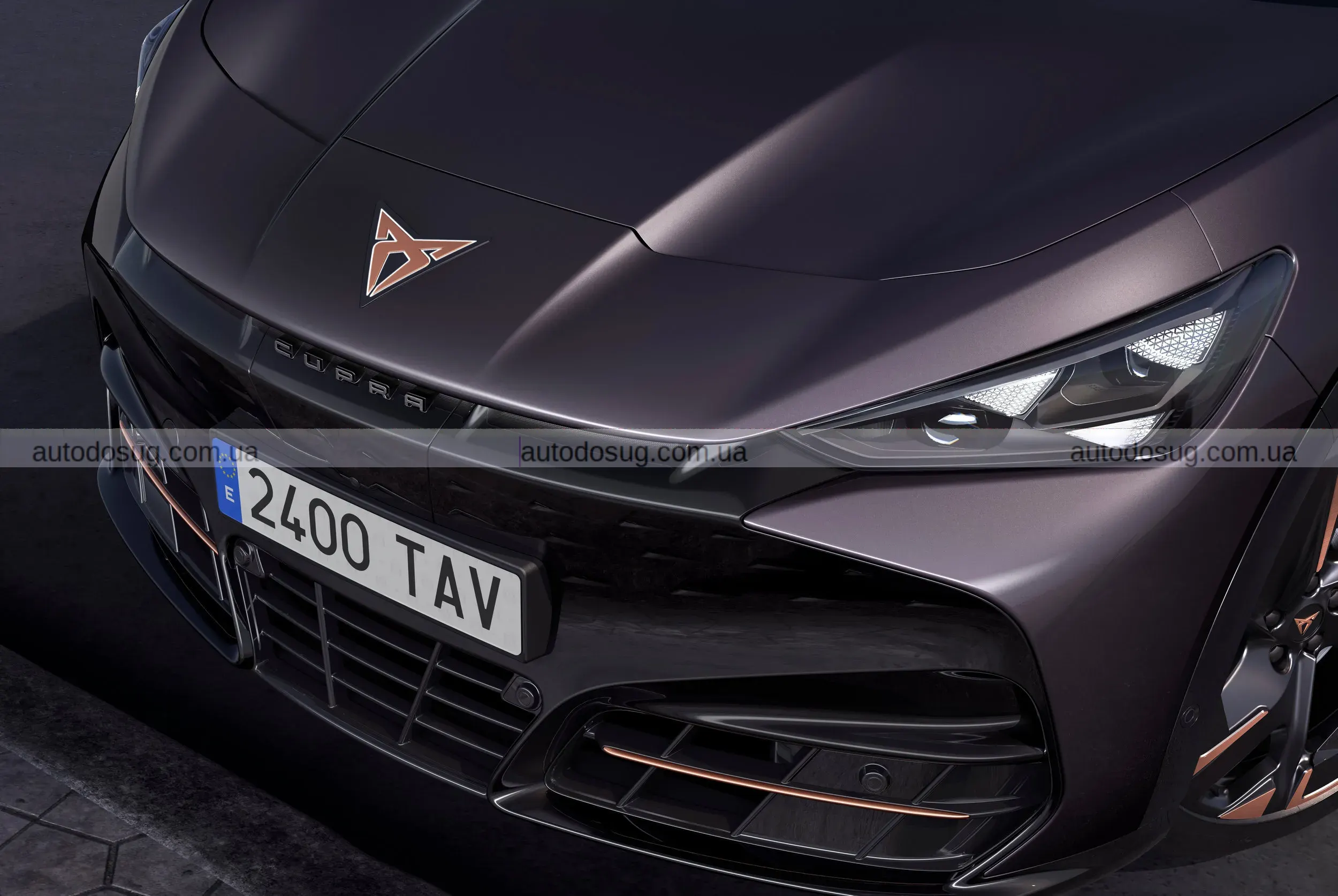 Cupra оновлює Tavascan і робить електрокросовер доступнішим і технологічнішим