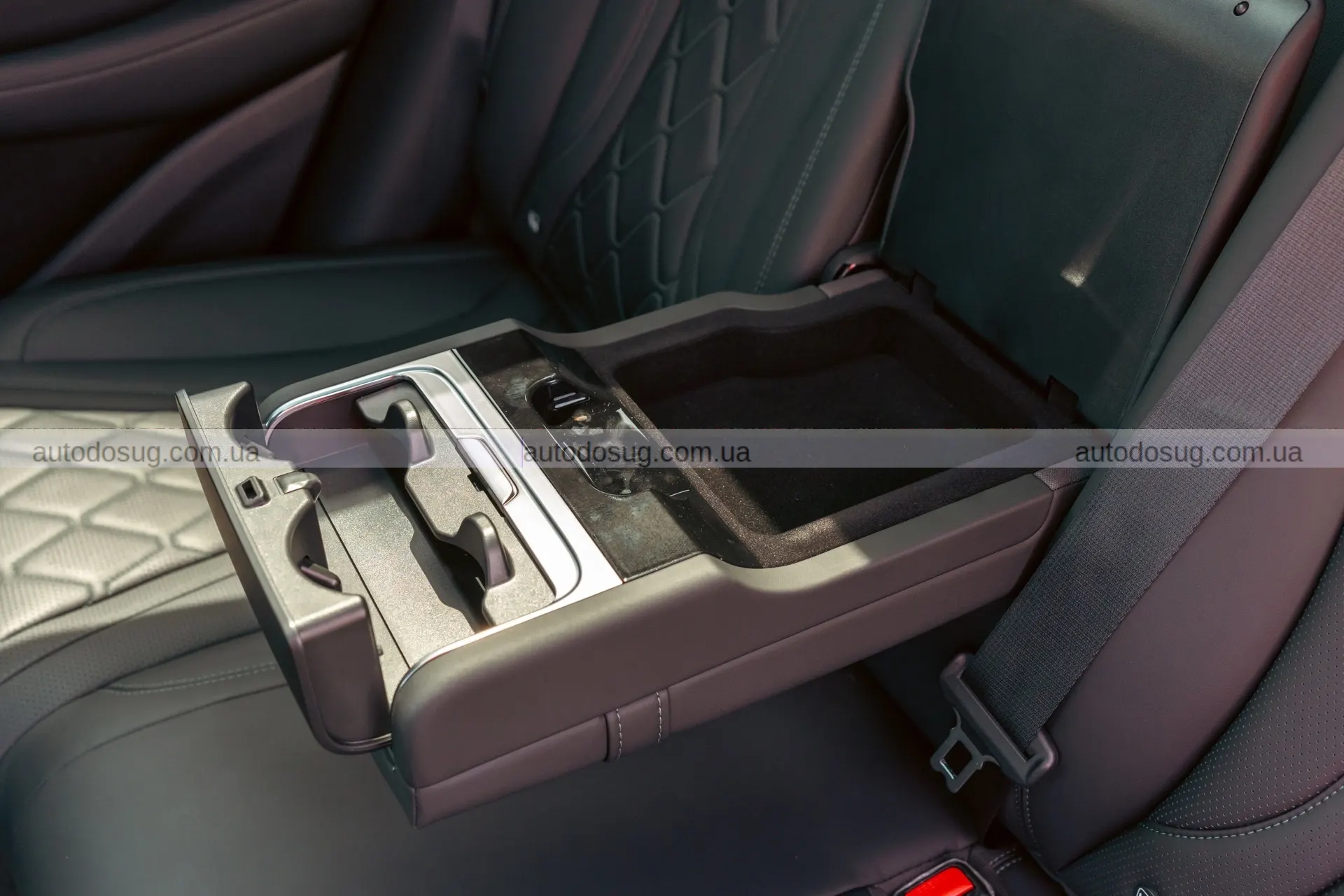 Електричний кросовер BYD Sealion 7 виходить на дорогу і кидає виклик Tesla