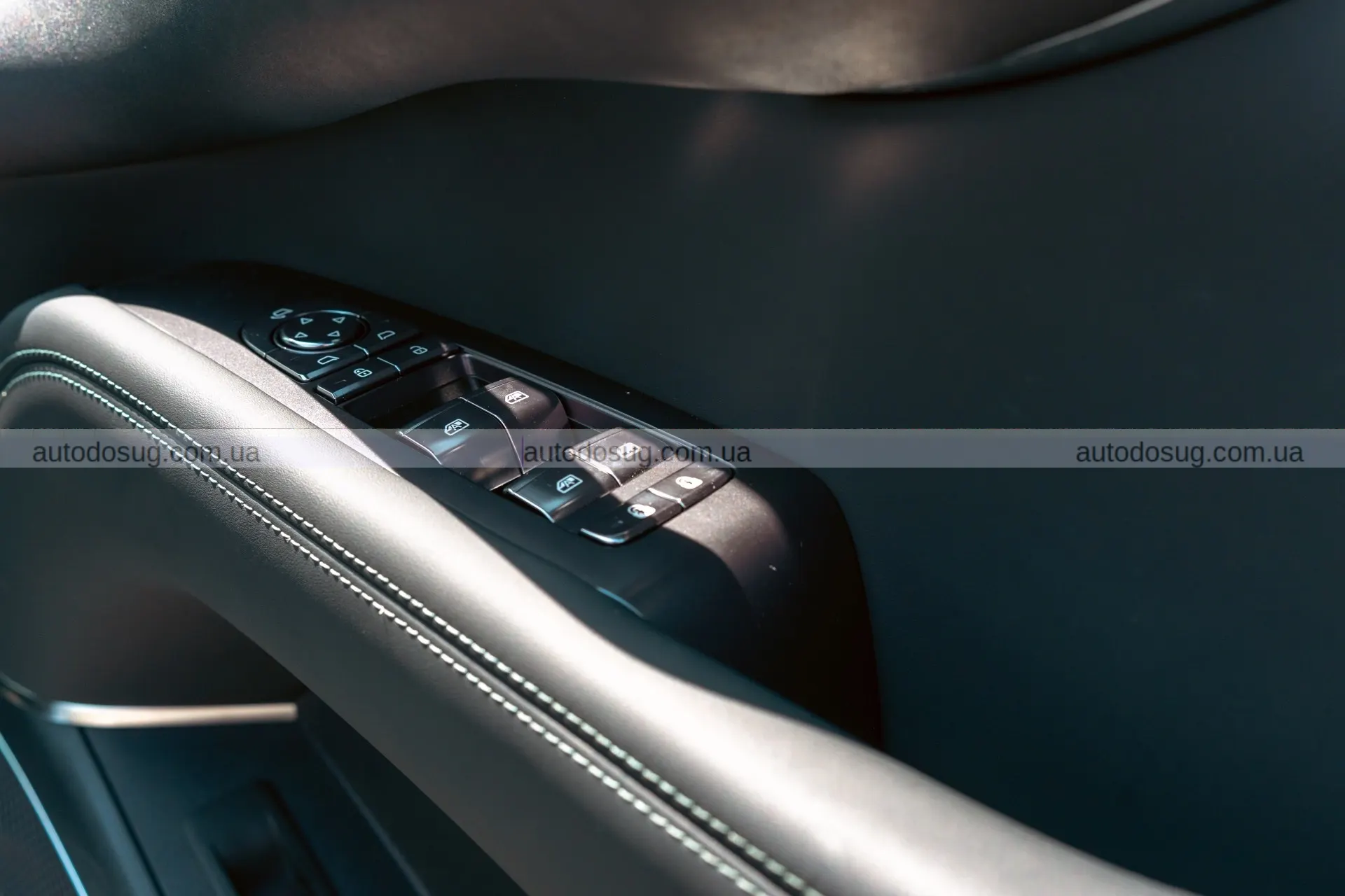 Електричний кросовер BYD Sealion 7 виходить на дорогу і кидає виклик Tesla