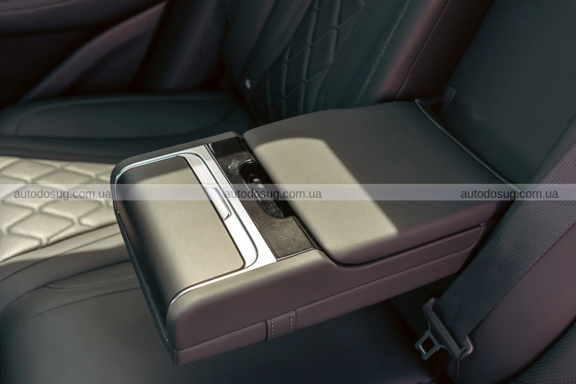 Електричний кросовер BYD Sealion 7 виходить на дорогу і кидає виклик Tesla