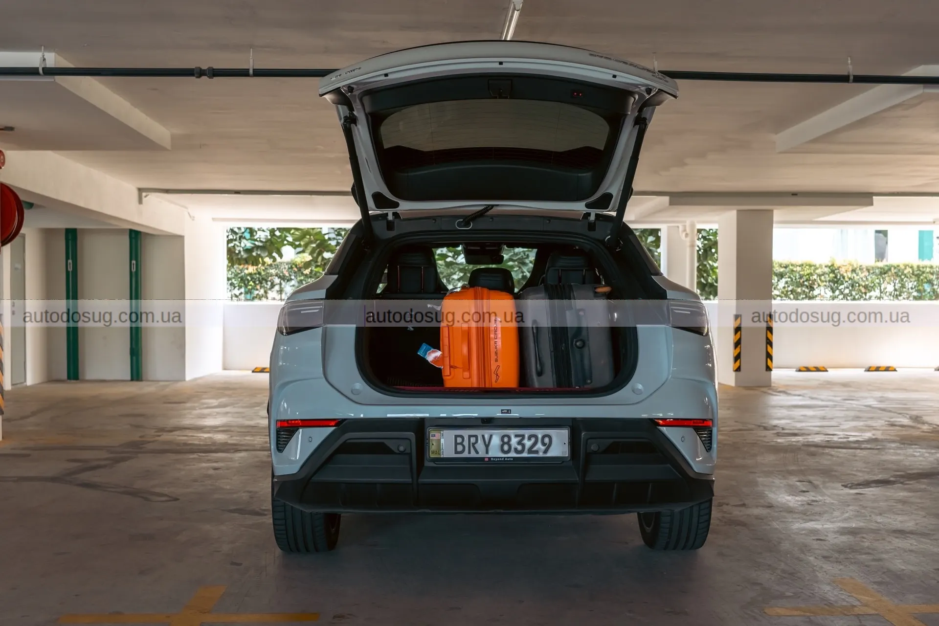 Електричний кросовер BYD Sealion 7 виходить на дорогу і кидає виклик Tesla