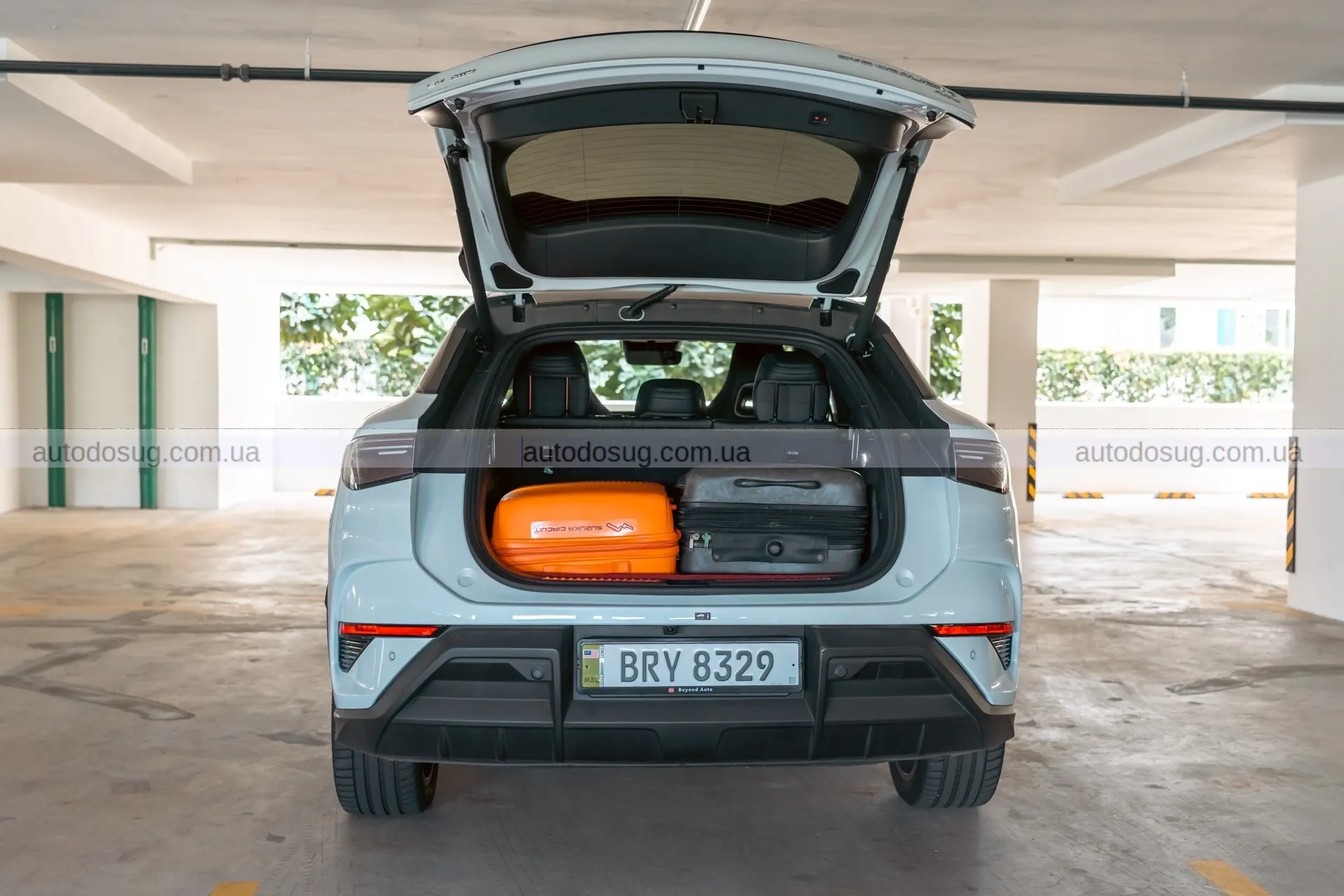 Електричний кросовер BYD Sealion 7 виходить на дорогу і кидає виклик Tesla