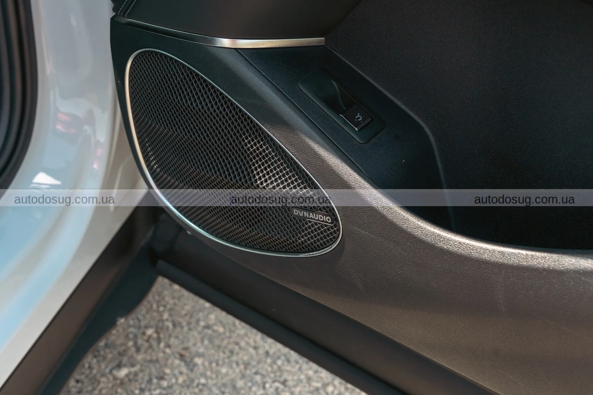 Електричний кросовер BYD Sealion 7 виходить на дорогу і кидає виклик Tesla