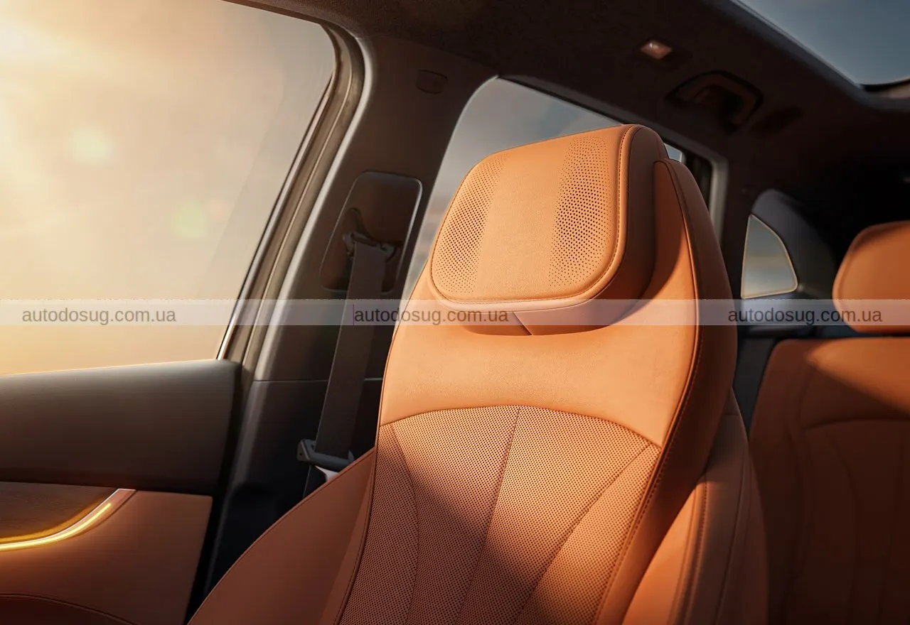 Geely запускає Galaxy M7 і показує гібрид, який їздить як електромобіль