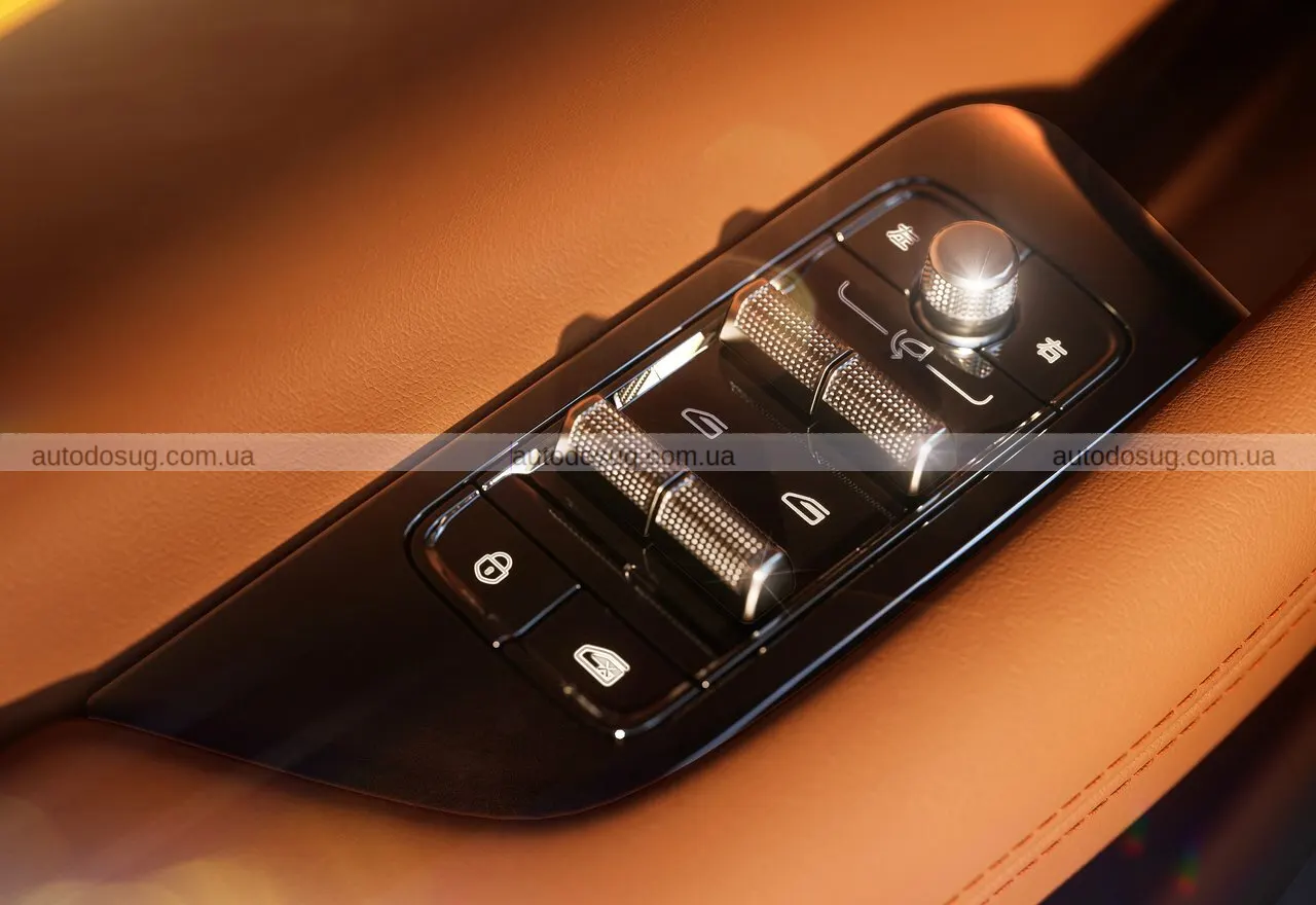 Geely запускає Galaxy M7 і показує гібрид, який їздить як електромобіль