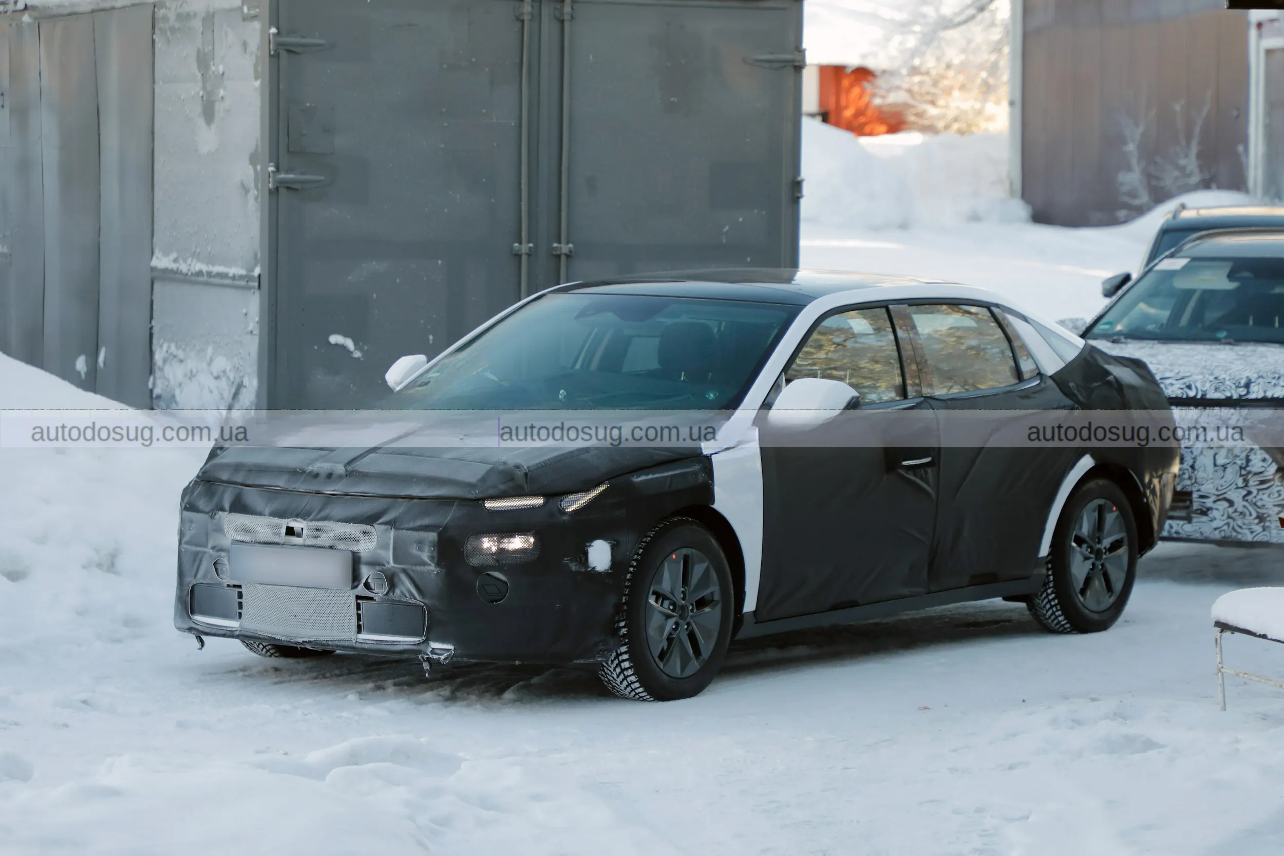 Hyundai готує повністю нову Elantra і змінює дизайн культового седана