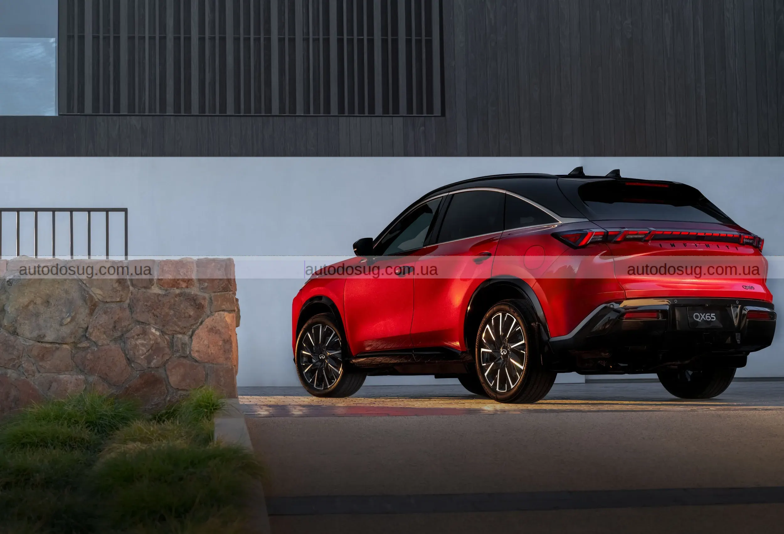 Infiniti готує новий QX65 і повертає моду на купе-кросовери у великому форматі