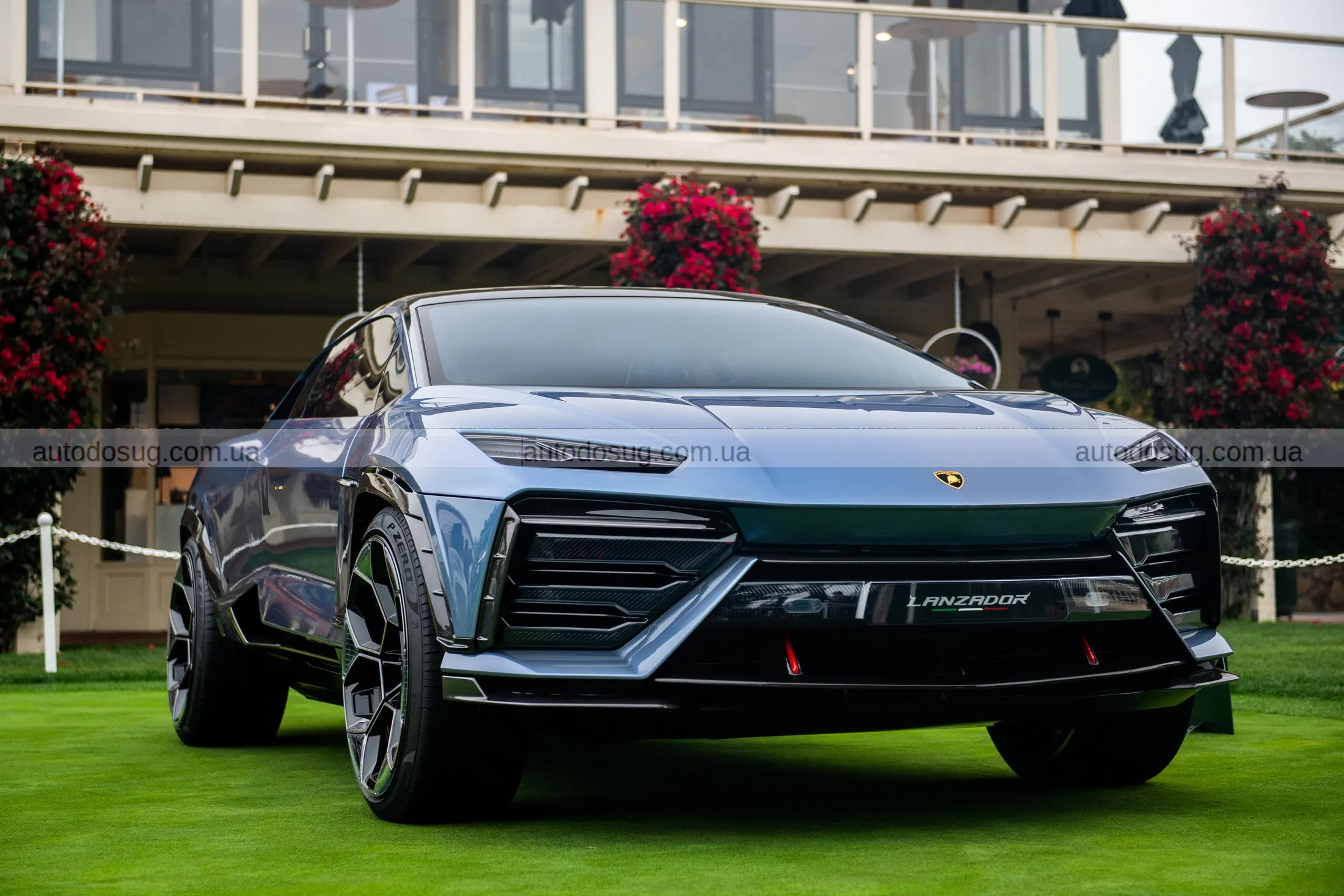 Lamborghini гальмує електричну революцію і робить ставку на гібриди замість EV
