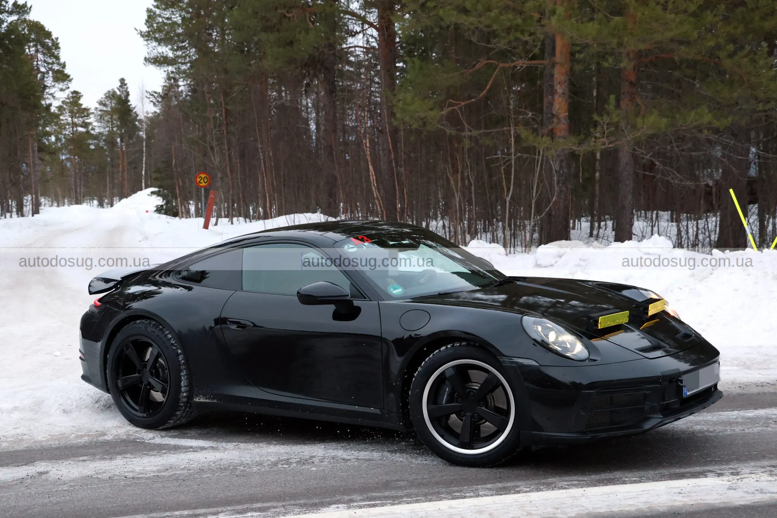 Легендарний Porsche 911 Dakar повертається і знову ламає правила гри