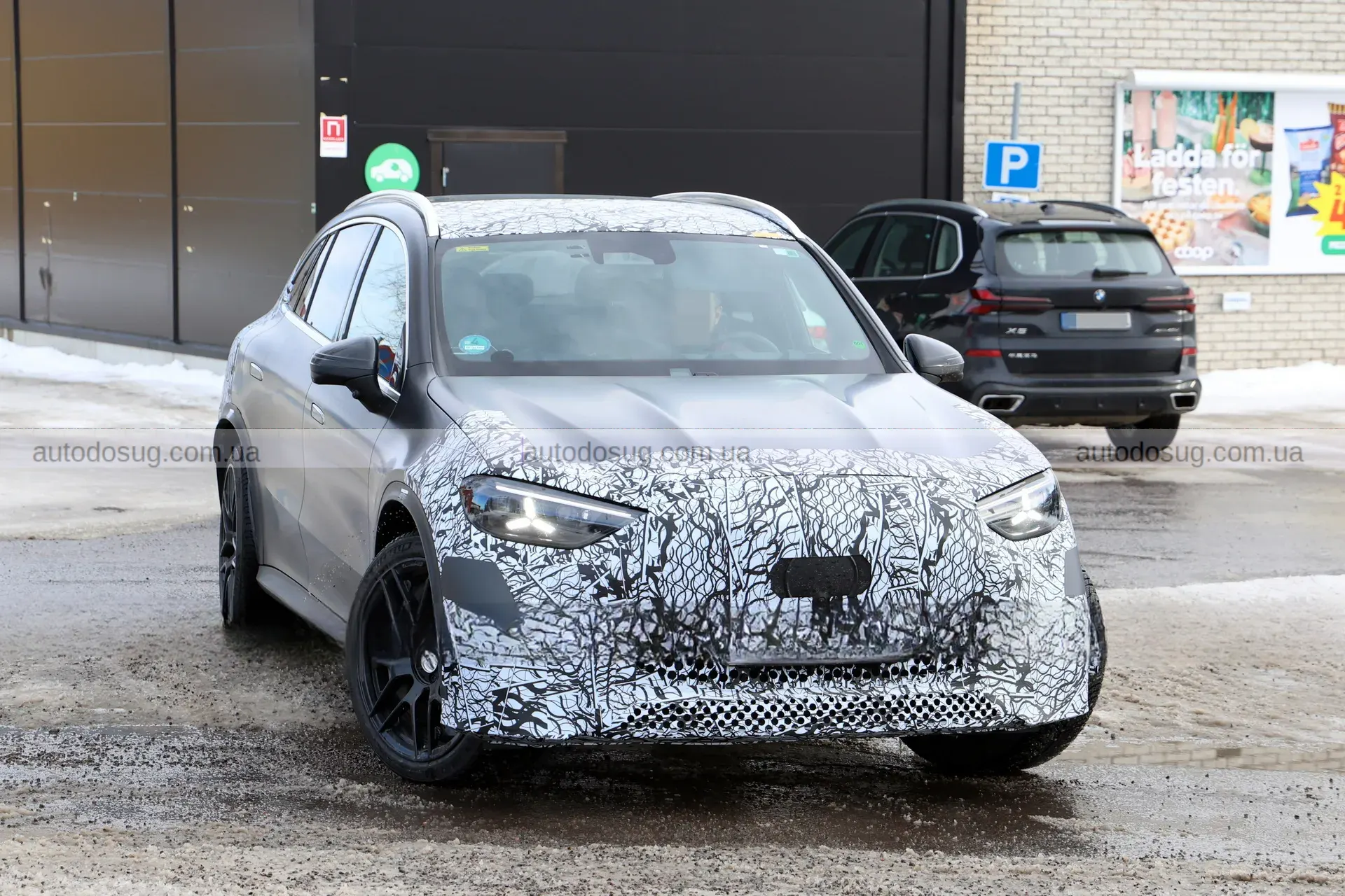 Mercedes-AMG готує електричний GLC з потужністю суперкара