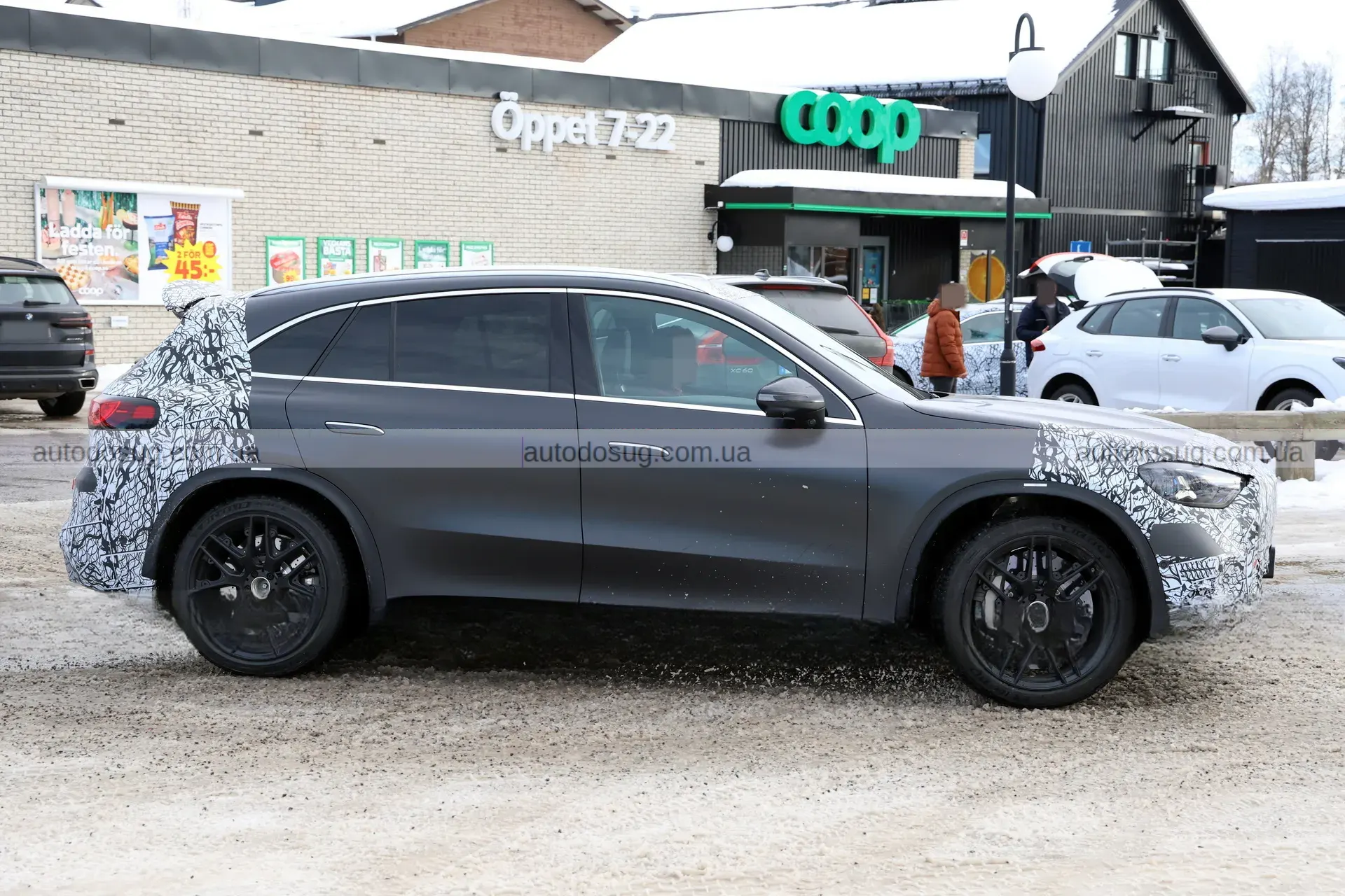 Mercedes-AMG готує електричний GLC з потужністю суперкара