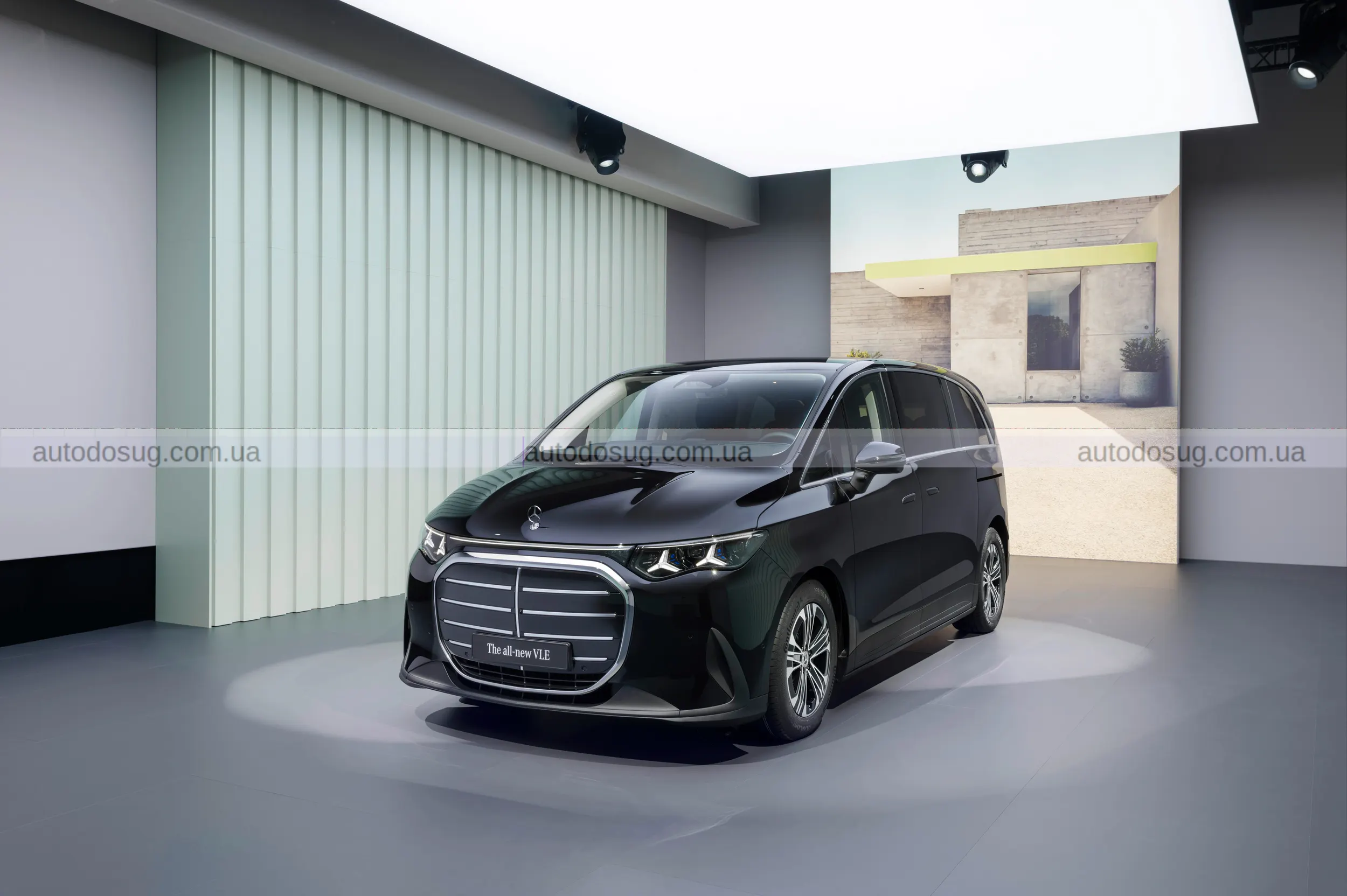 Mercedes переосмислює мінівен і створює розкішний електричний VLE