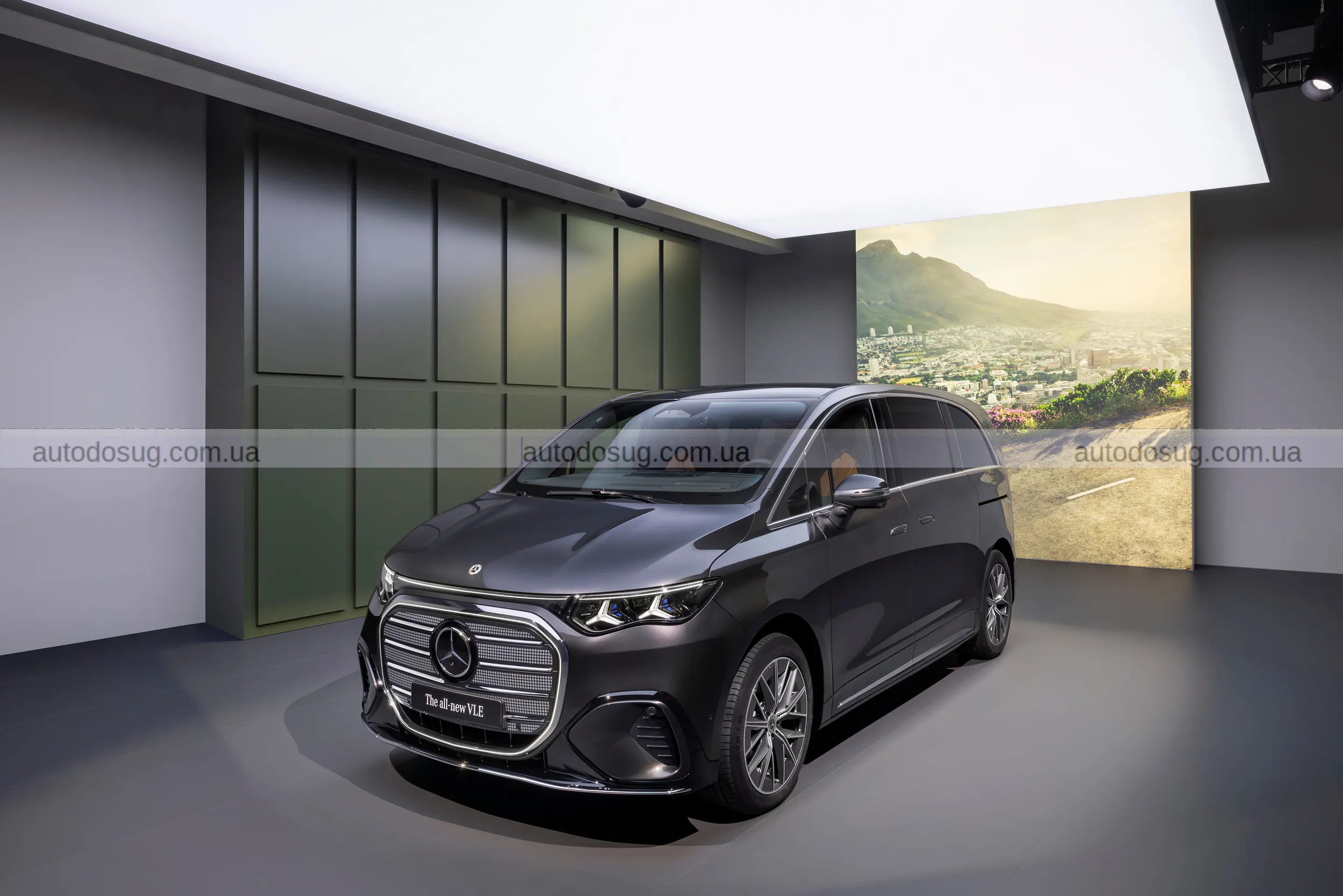 Mercedes переосмислює мінівен і створює розкішний електричний VLE