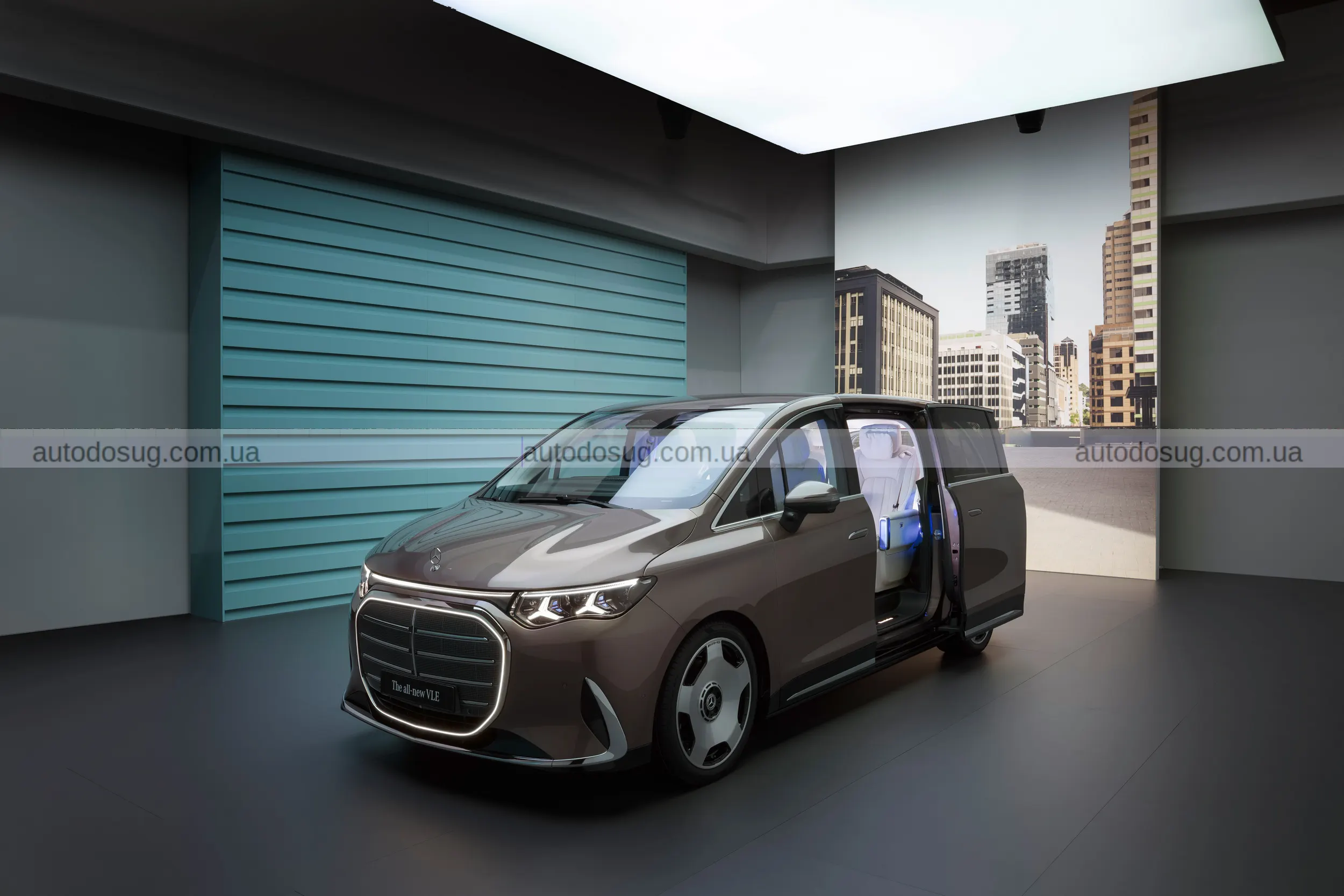 Mercedes переосмислює мінівен і створює розкішний електричний VLE