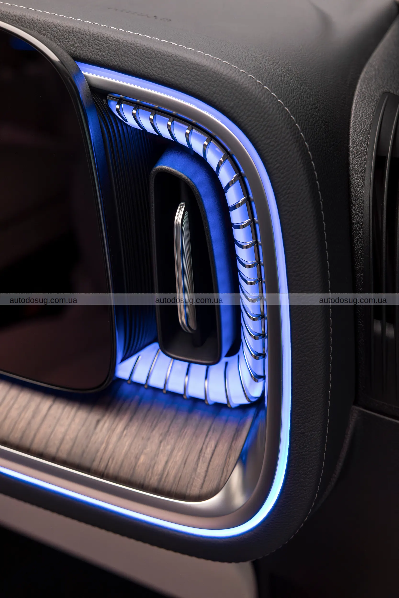 Mercedes переосмислює мінівен і створює розкішний електричний VLE