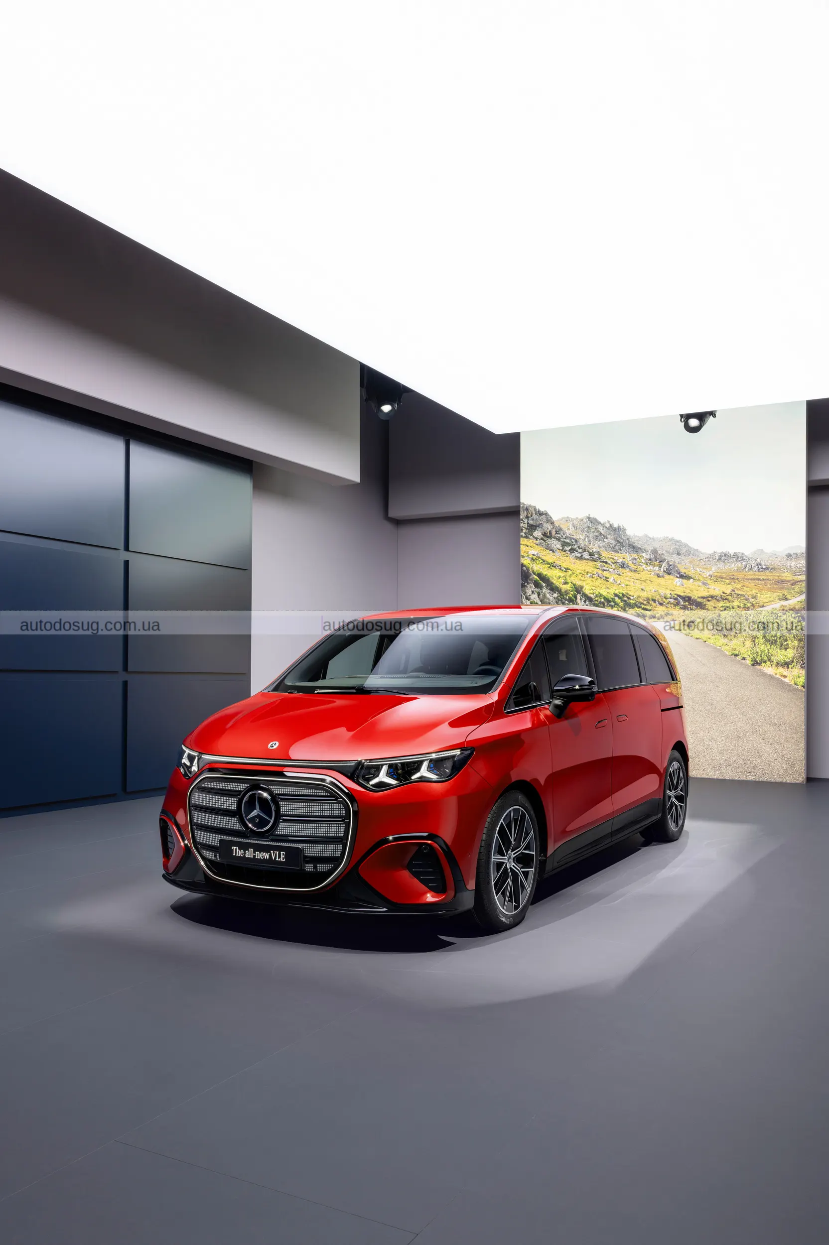 Mercedes переосмислює мінівен і створює розкішний електричний VLE