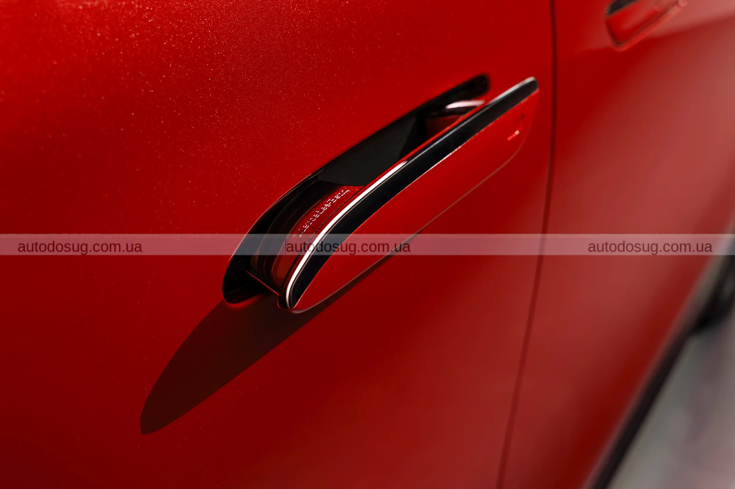 Mercedes переосмислює мінівен і створює розкішний електричний VLE