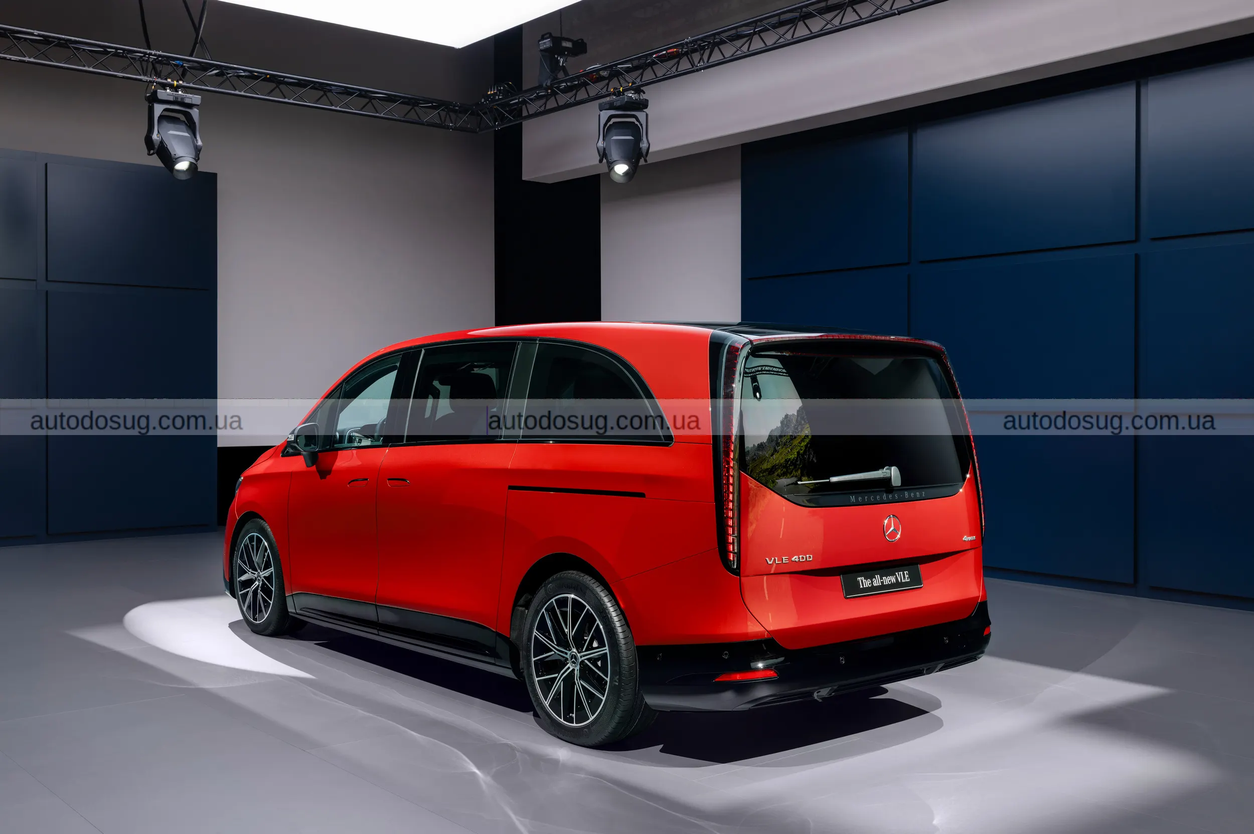 Mercedes переосмислює мінівен і створює розкішний електричний VLE