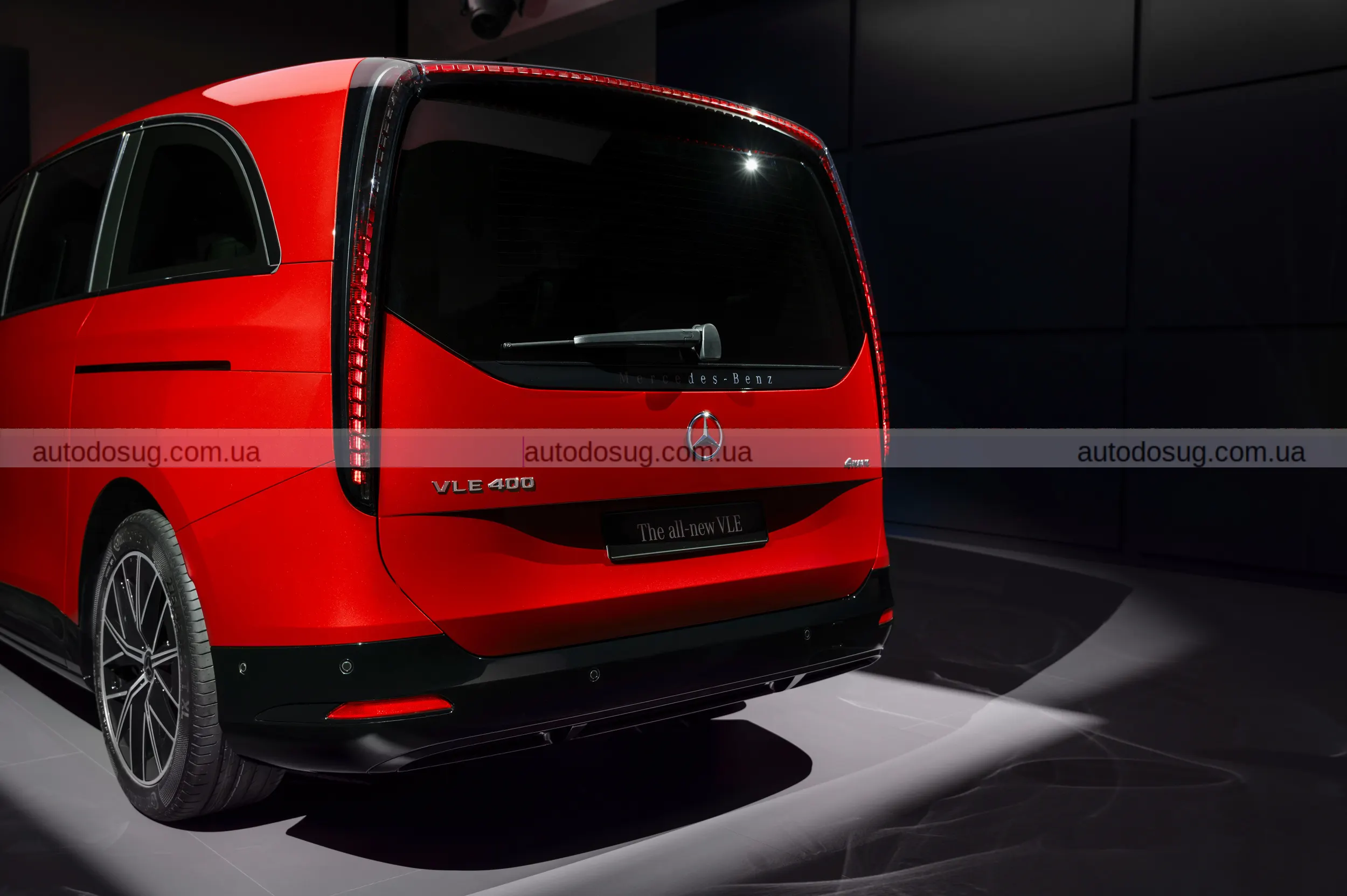 Mercedes переосмислює мінівен і створює розкішний електричний VLE