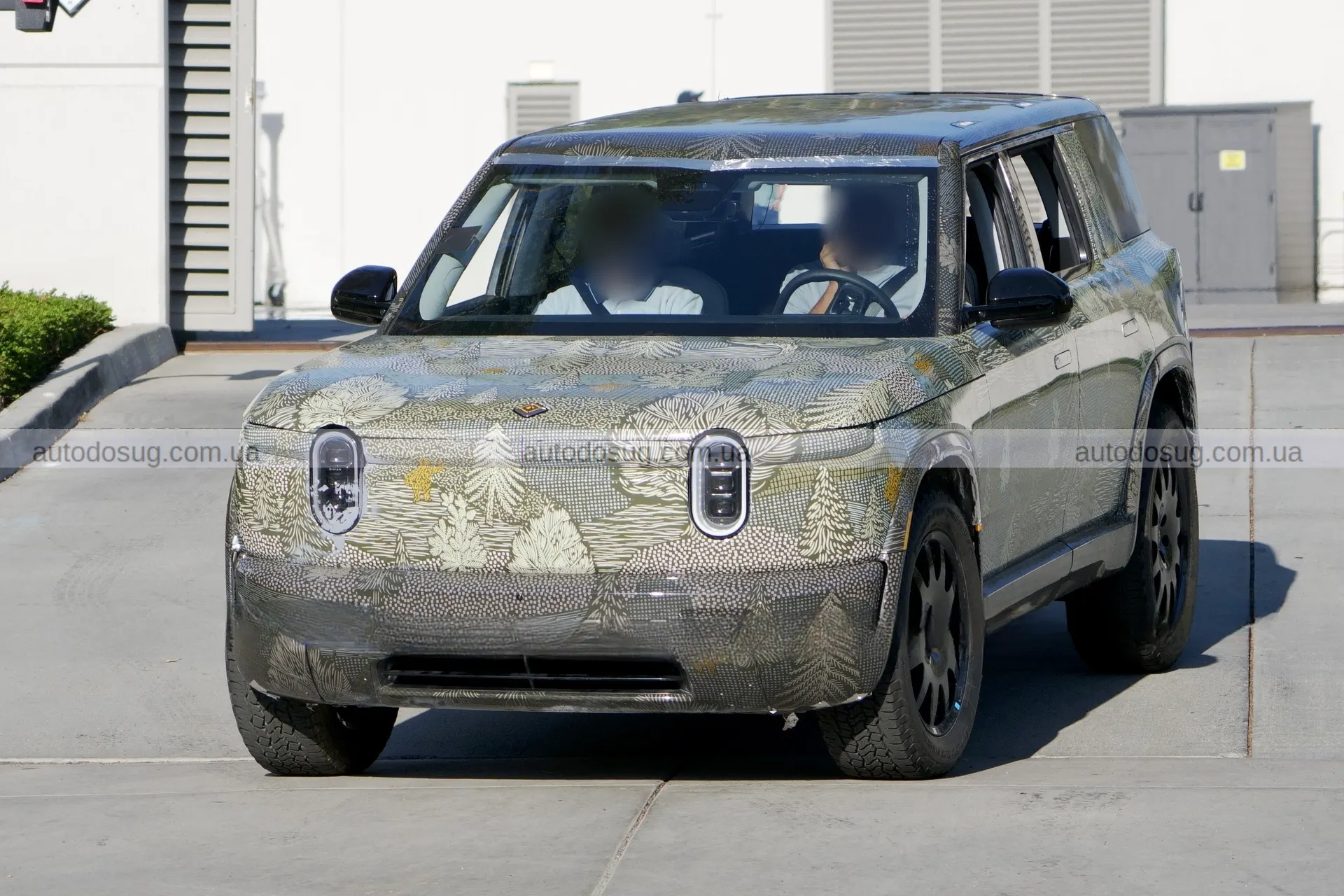 Новий електричний Rivian R2 готується змінити правила гри у світі SUV