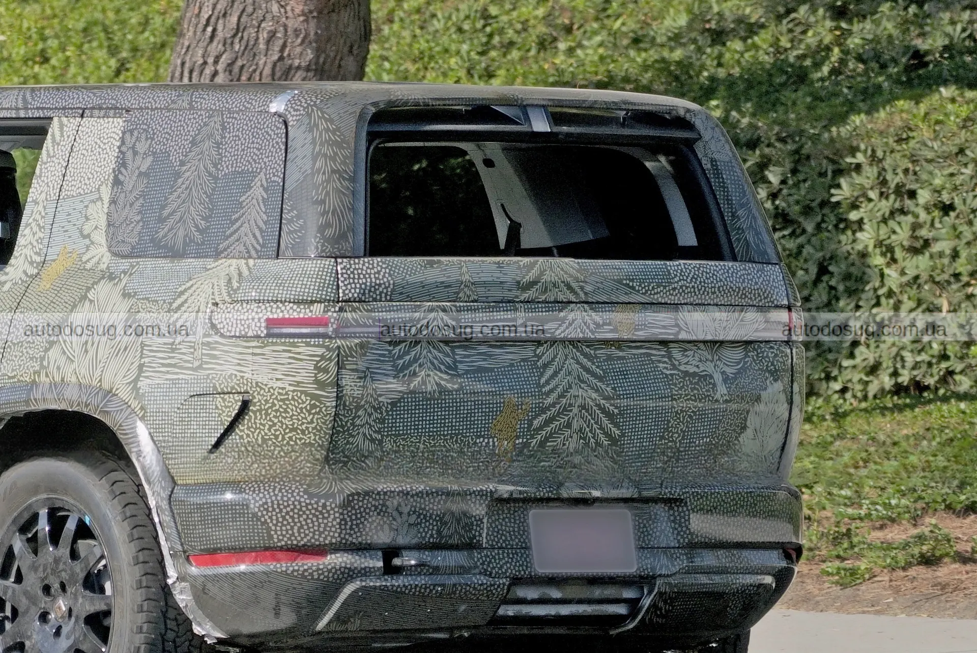 Новий електричний Rivian R2 готується змінити правила гри у світі SUV