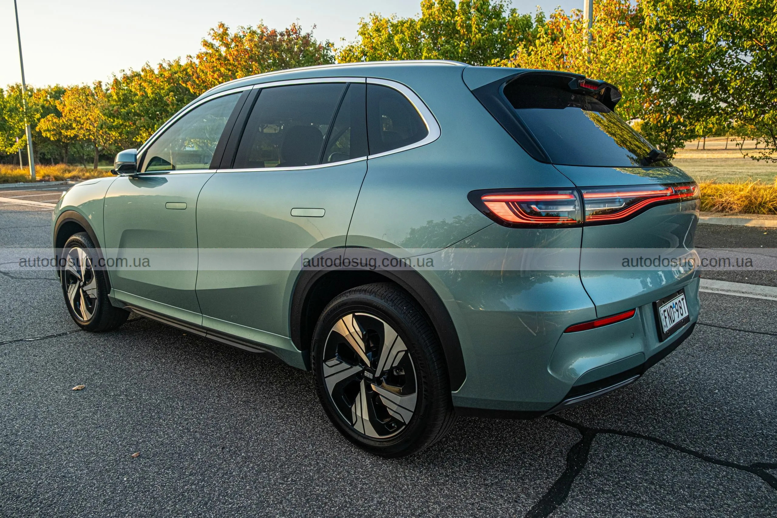 Новий Geely EX5 змінює уявлення про доступні електрокросовери