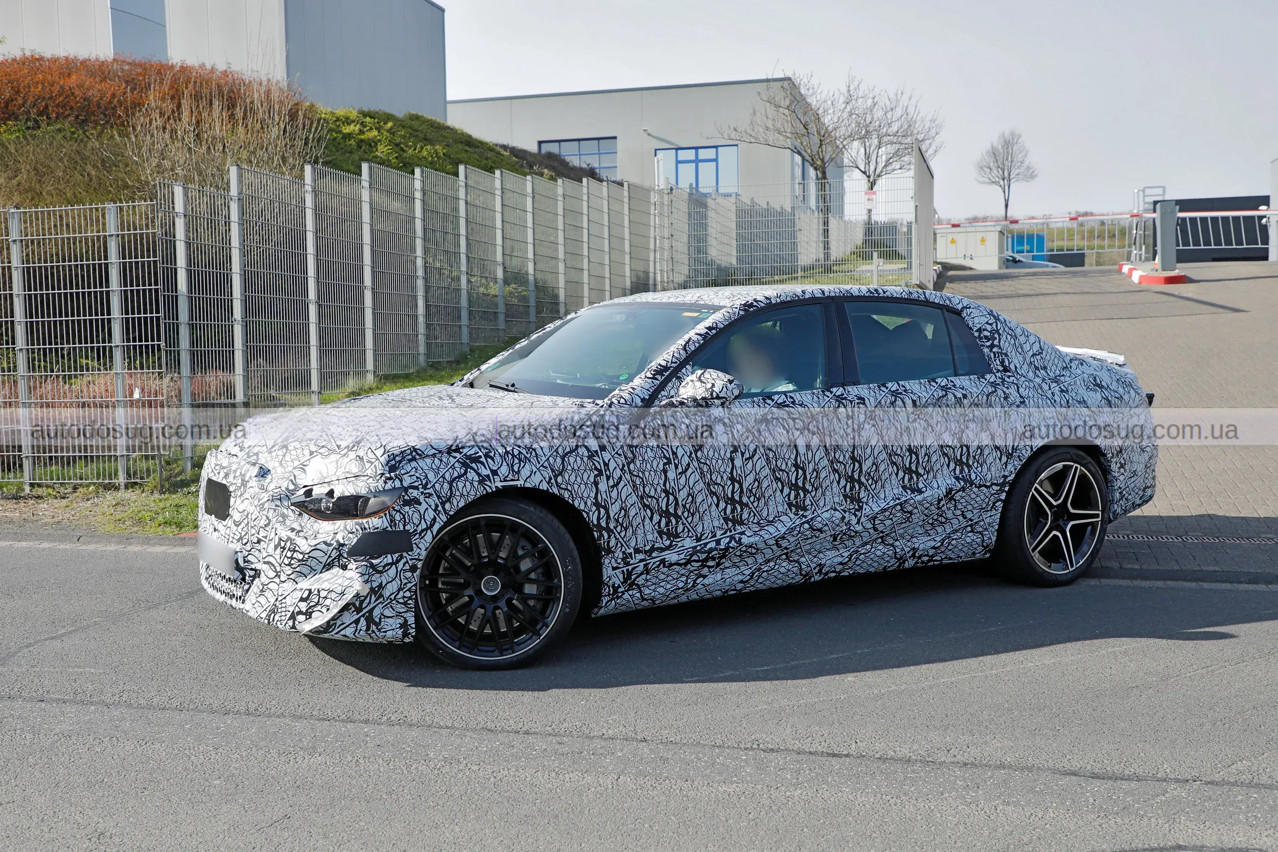 Новий Mercedes-AMG E-Class EQ готує електричний удар