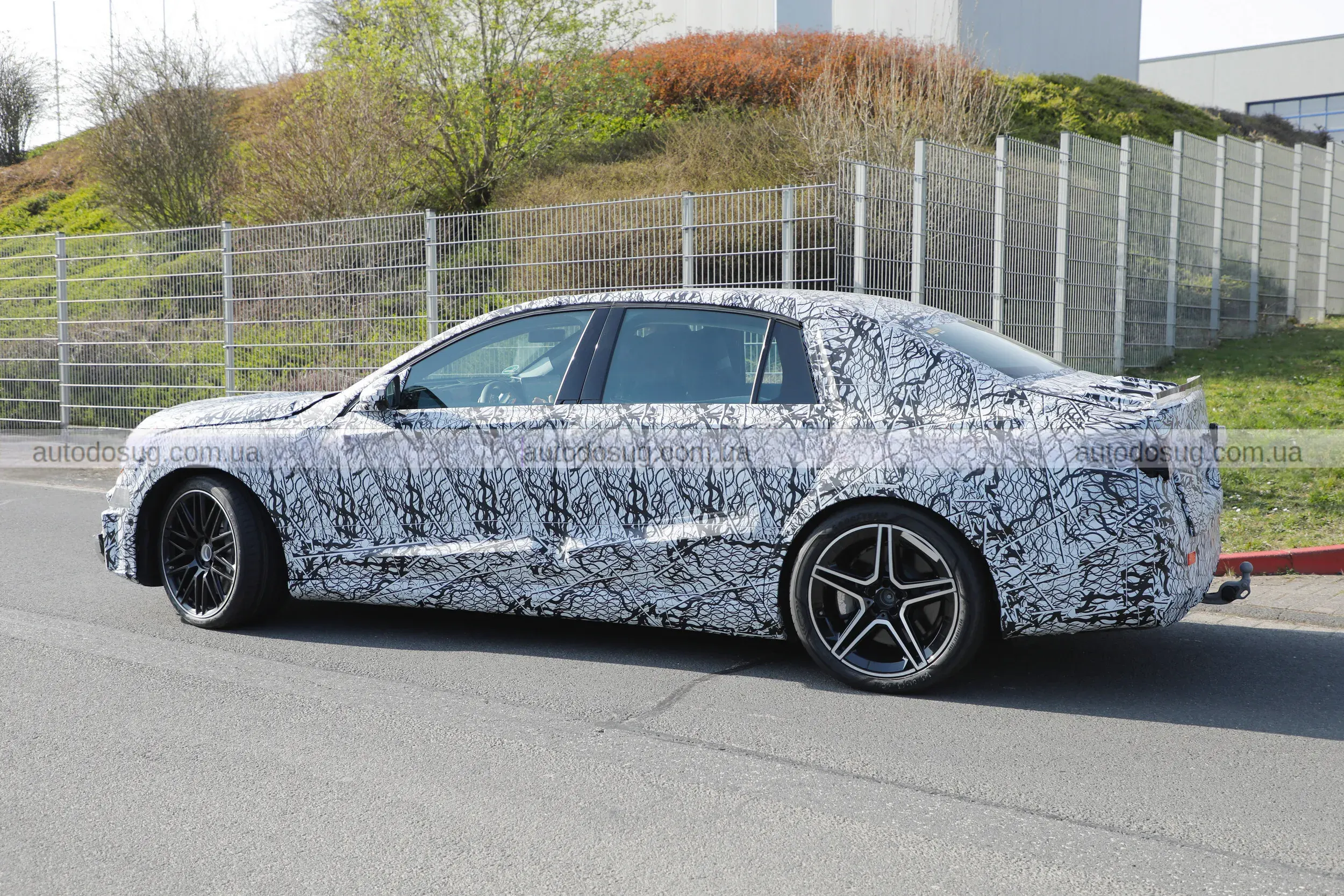 Новий Mercedes-AMG E-Class EQ готує електричний удар