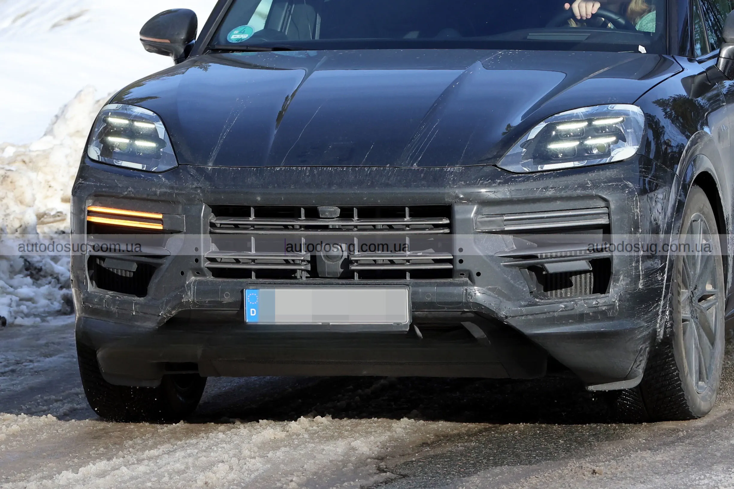 Porsche готує новий удар і перезапускає гібридний Cayenne