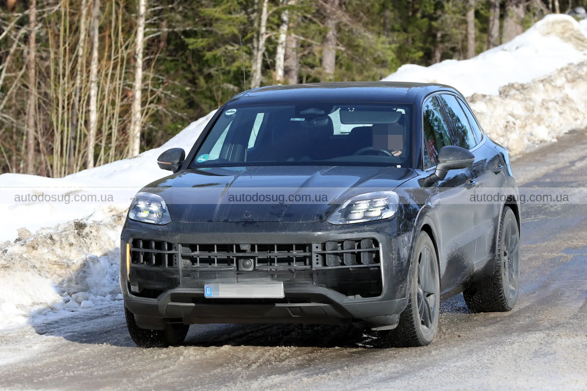 Porsche готує новий удар і перезапускає гібридний Cayenne